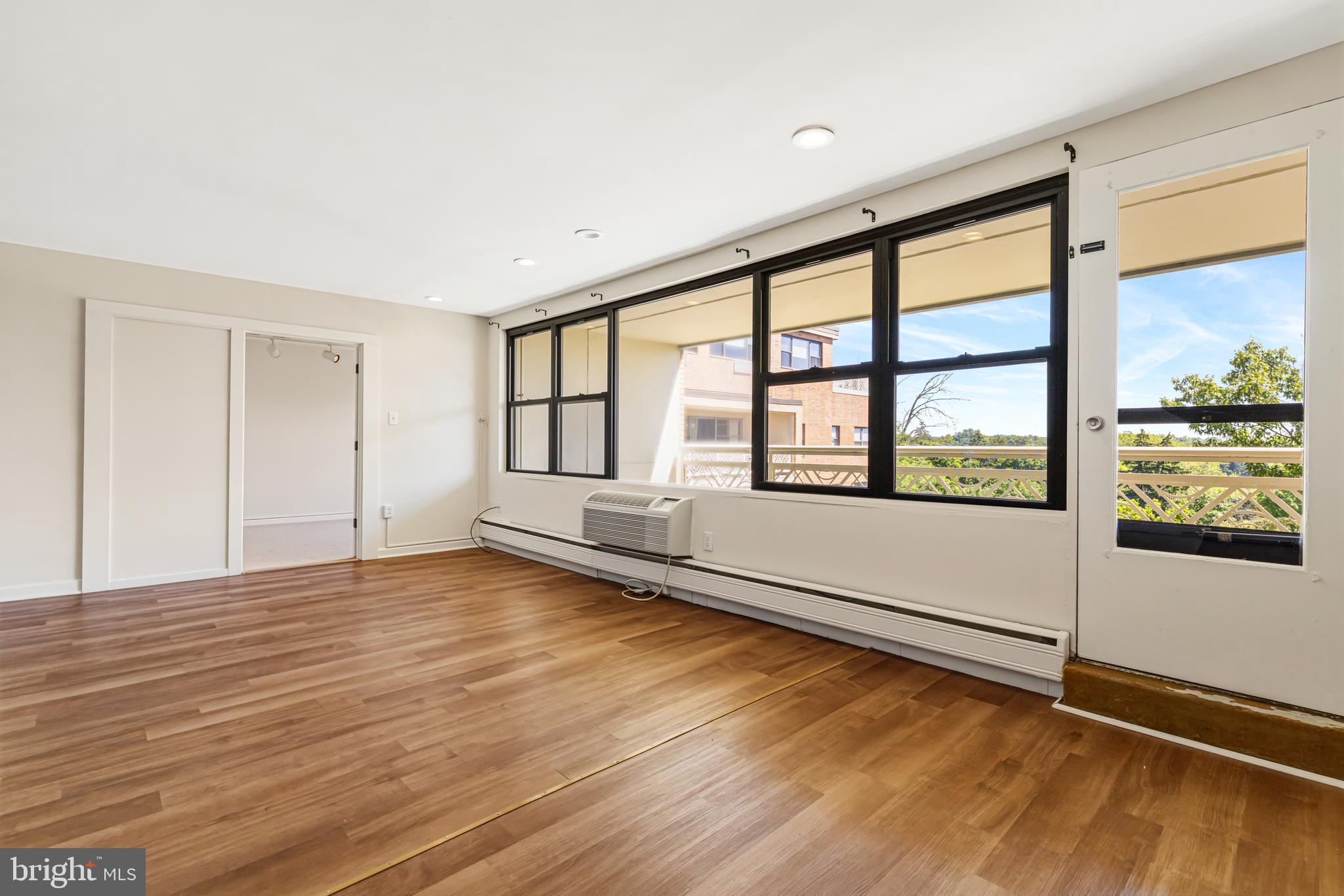 ELKINS PARK HOUSE - Residential
