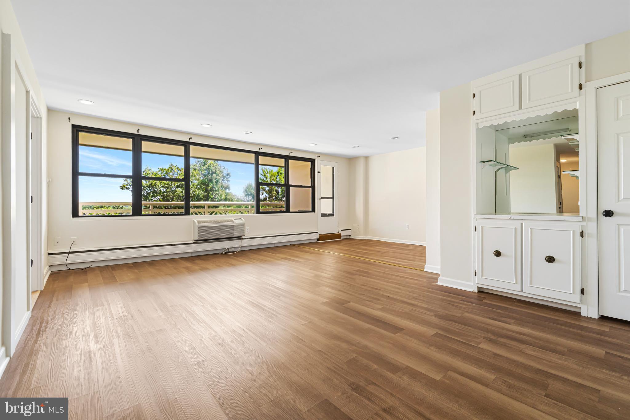 ELKINS PARK HOUSE - Residential