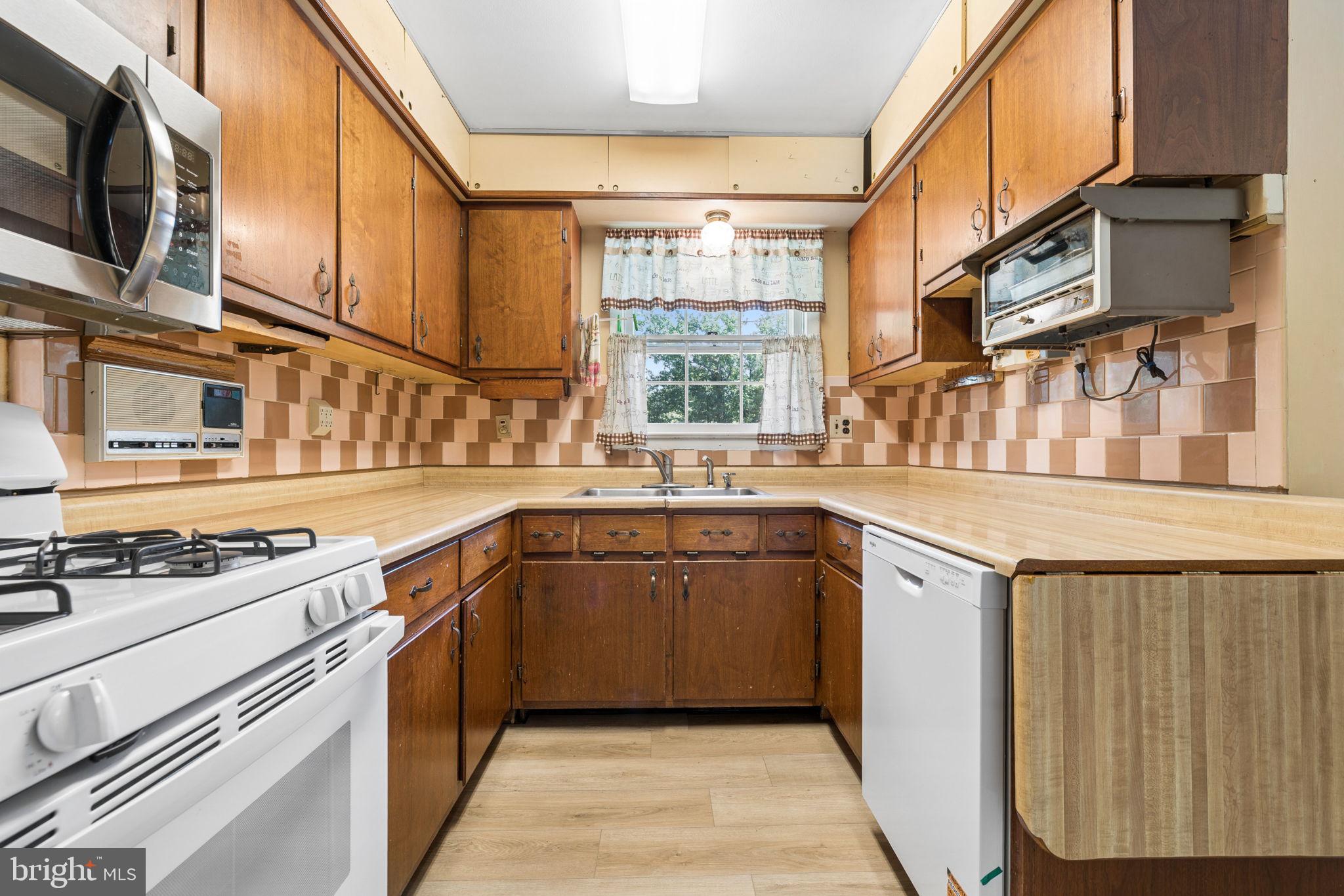 BULL RUN MOUNTAIN ESTATE - Residential