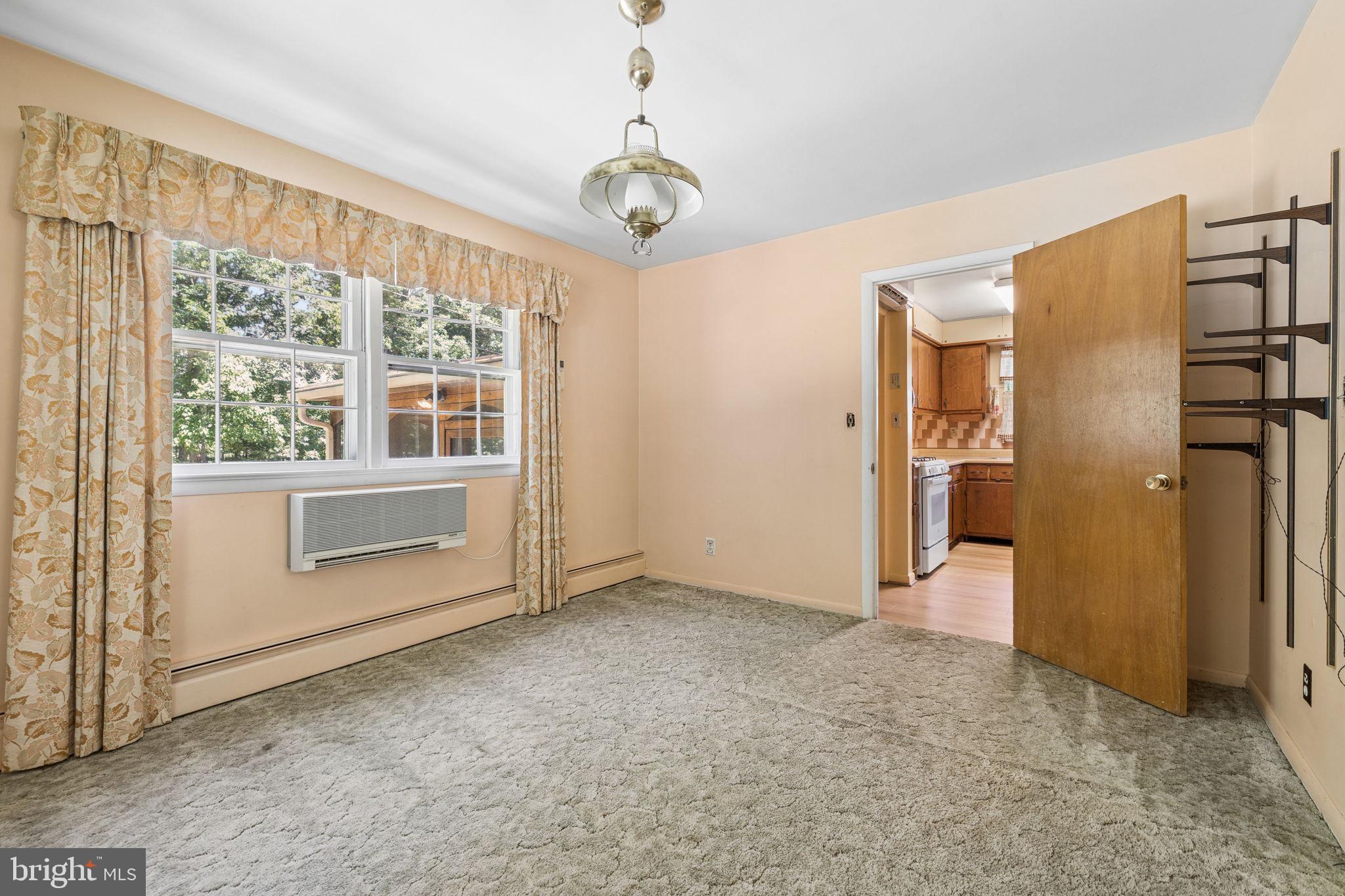 BULL RUN MOUNTAIN ESTATE - Residential
