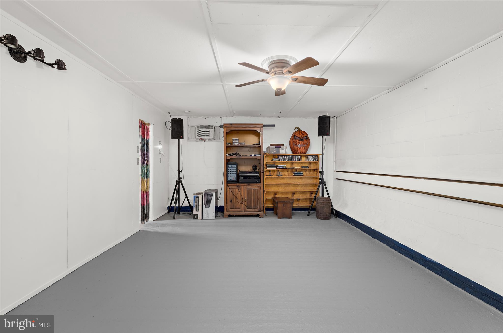 GARLAND - Residential