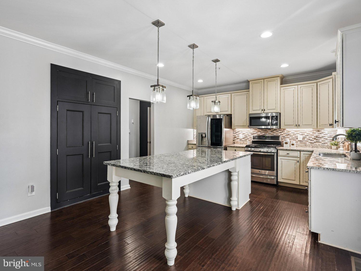 POTOMAC SHORES - Residential