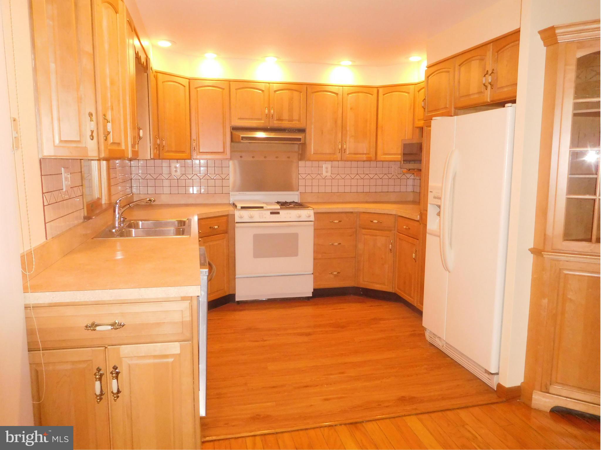 WHITE MARSH - Commercial Lease