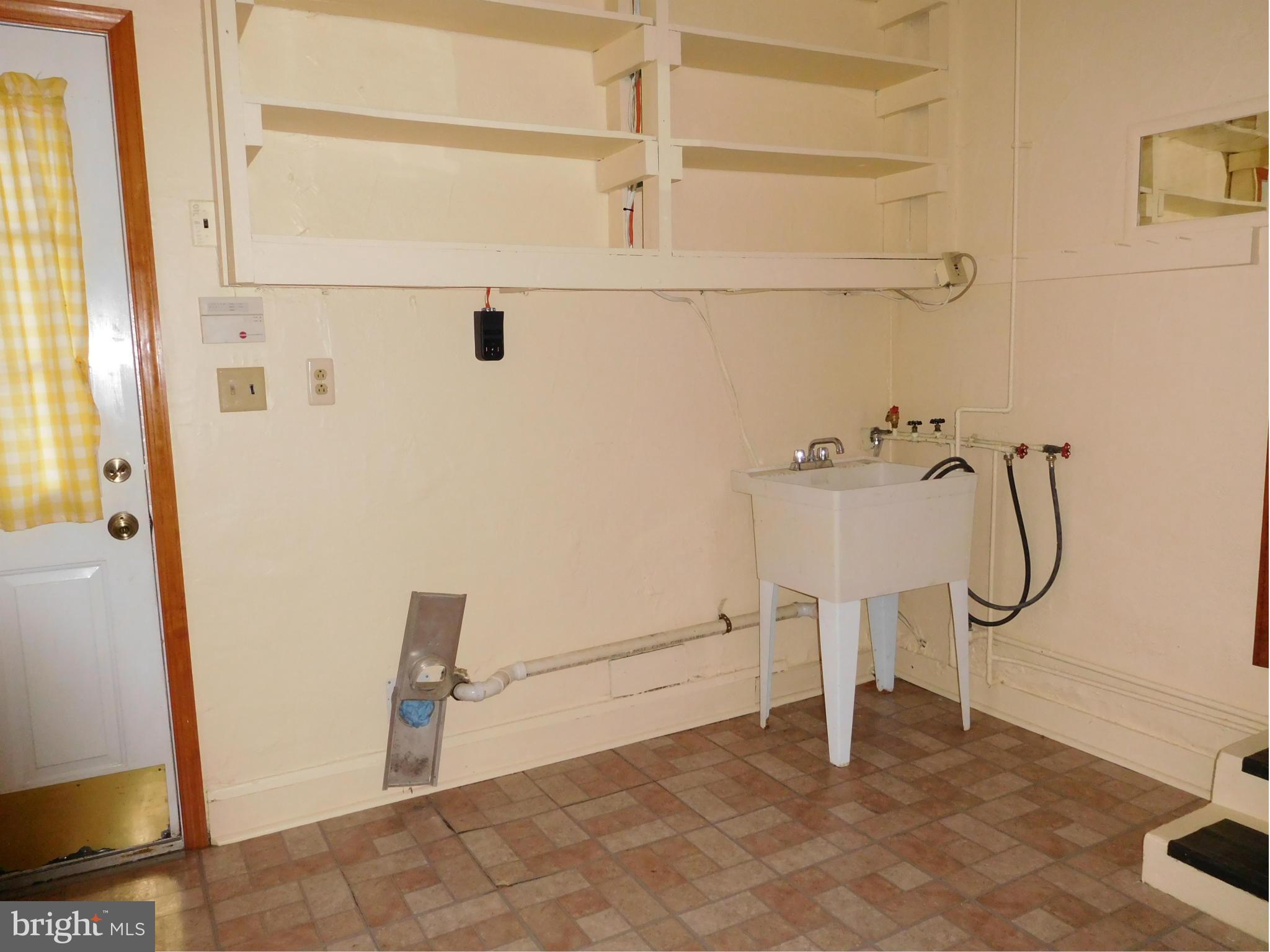 WHITE MARSH - Commercial Lease