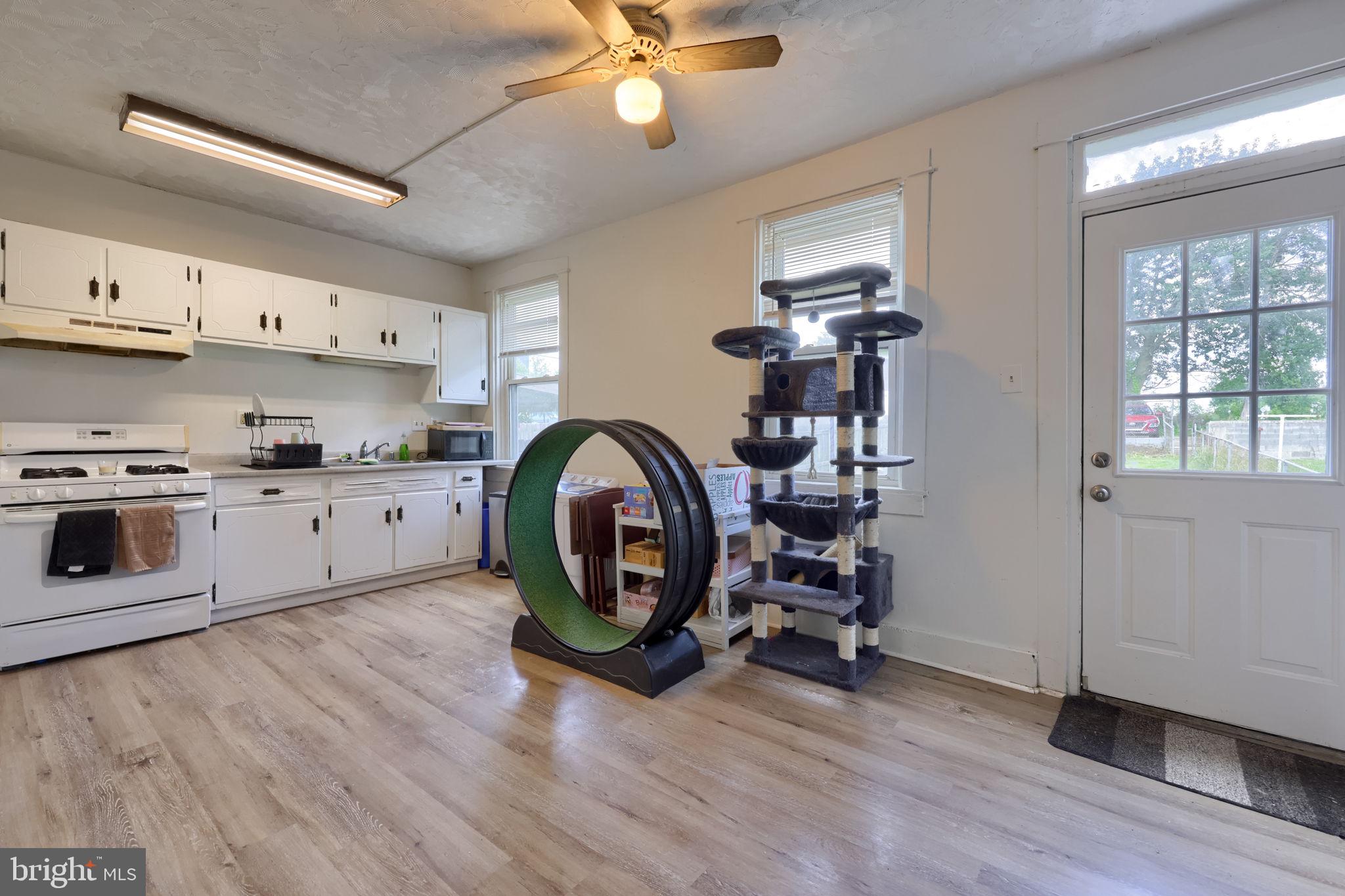 7TH WARD - Residential