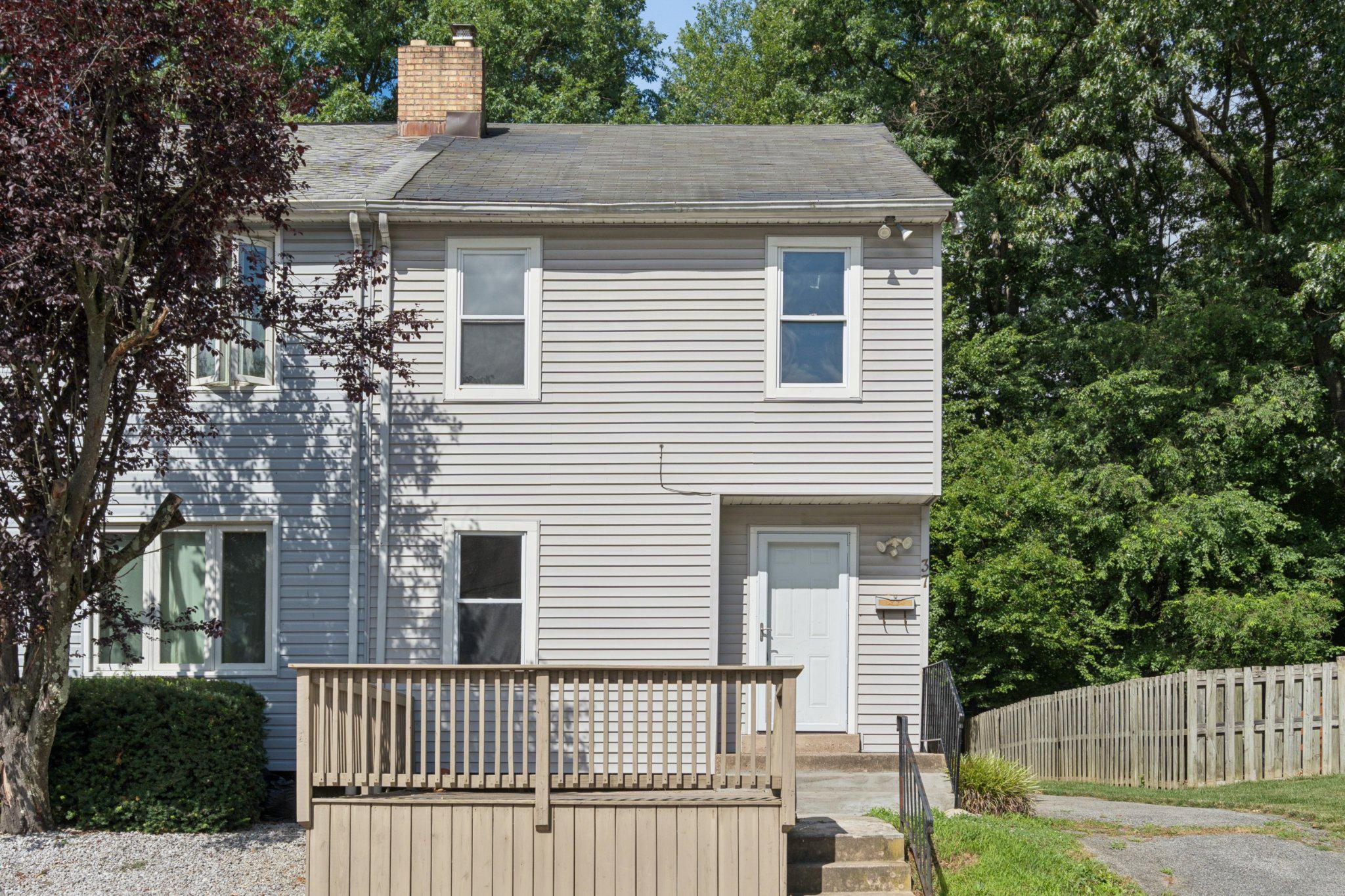 Welcome to 37 Darien Court, a well-kept end-unit townhome with 3 bedrooms, 1.5 baths, and a layout that works for everyday living and functionality. The main level is open and easy to live in, and the partially finished basement is a blank slate that can be turned it into a rec room, home office, gym, playroom, whatever you need. This home features a generously sized backyard that is great for cookouts, a garden, room for the play or leisure. And because it's an end unit, you get little more outdoor space than a typical townhome. You're close to shopping, restaurants, and the highway. This home is being sold as-is. Book your tour today.
