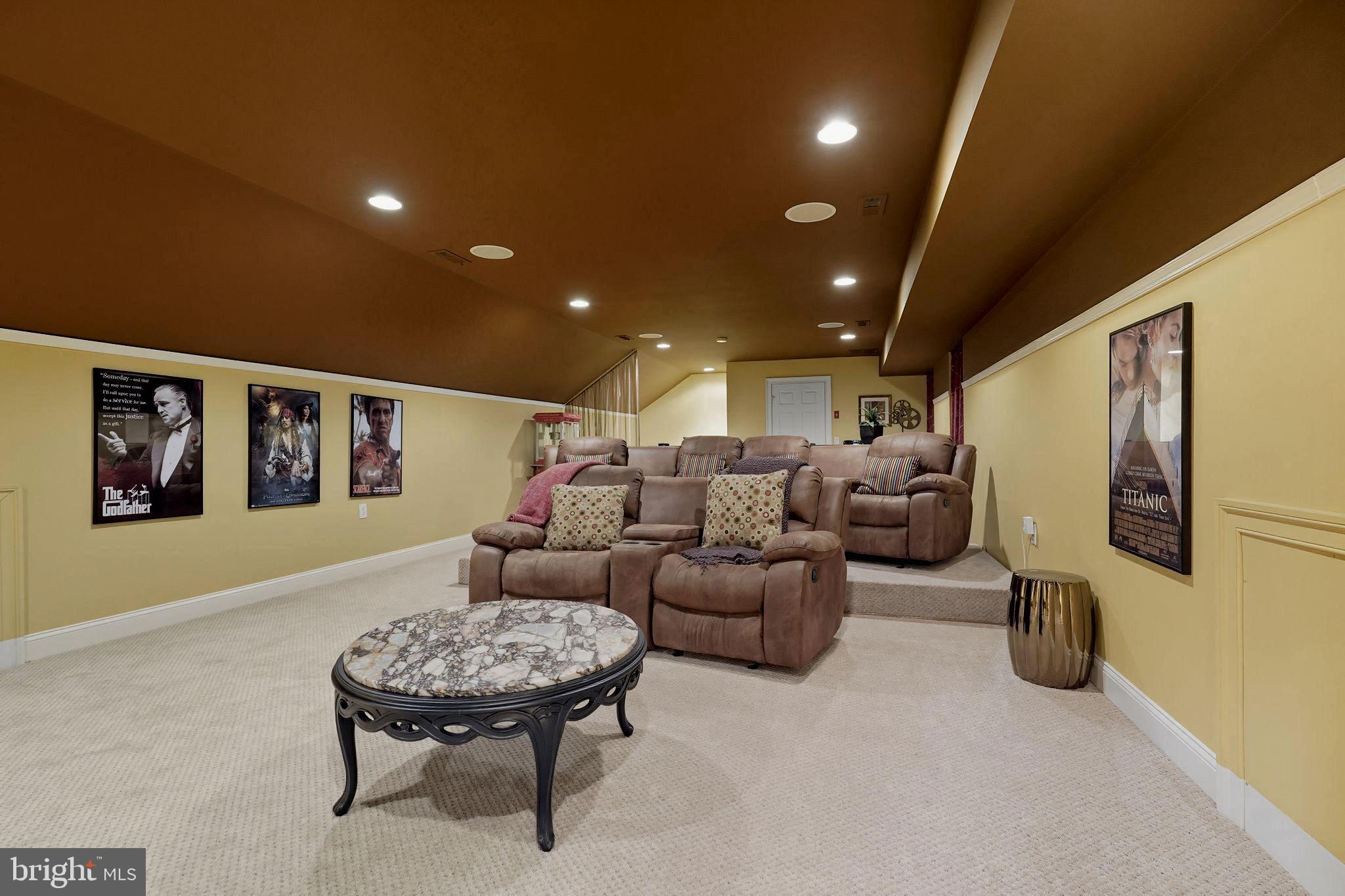 DELANCEY COURT - Residential
