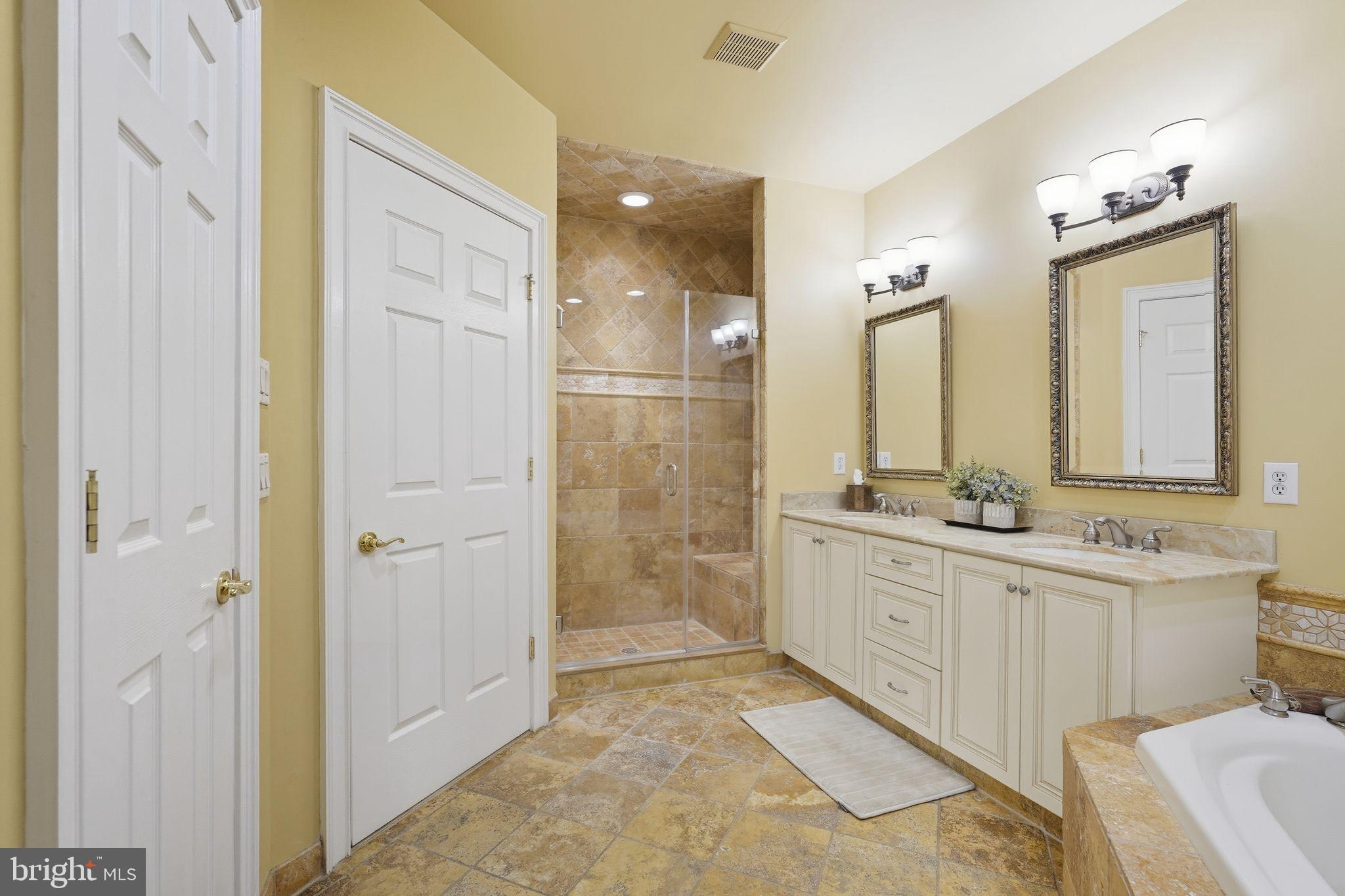 DELANCEY COURT - Residential