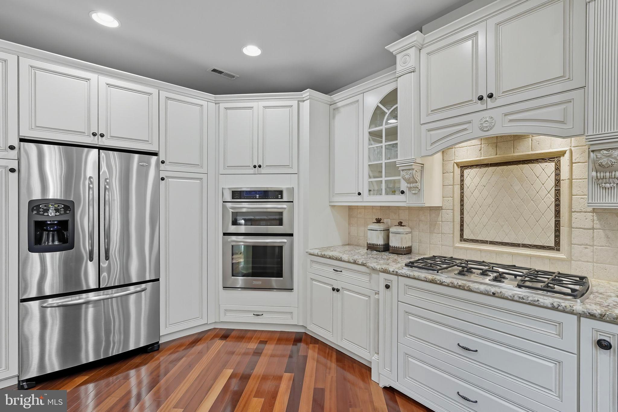 DELANCEY COURT - Residential