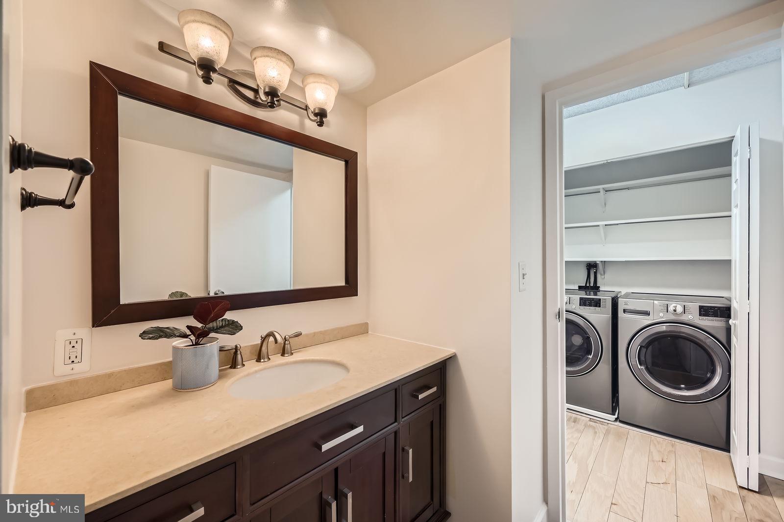 RIDGELY TOWSON CENTER - Residential