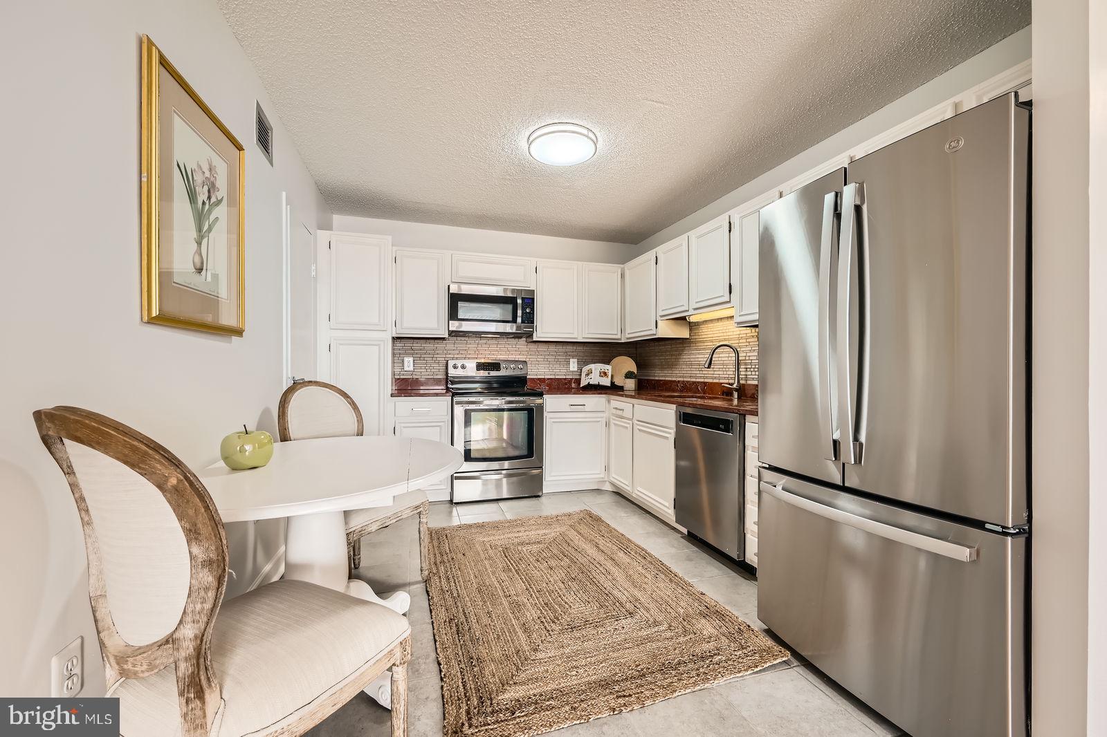 RIDGELY TOWSON CENTER - Residential