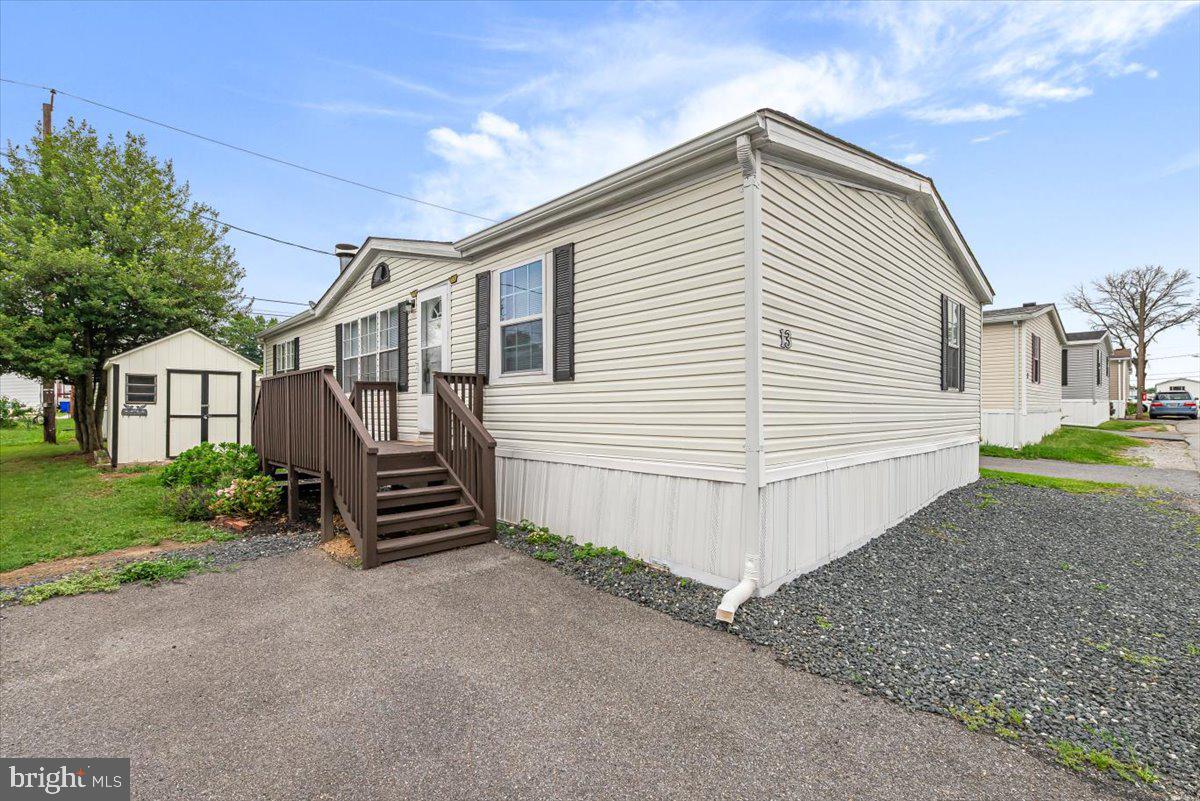 MIDWAY MOBILE VILLAGE - Residential