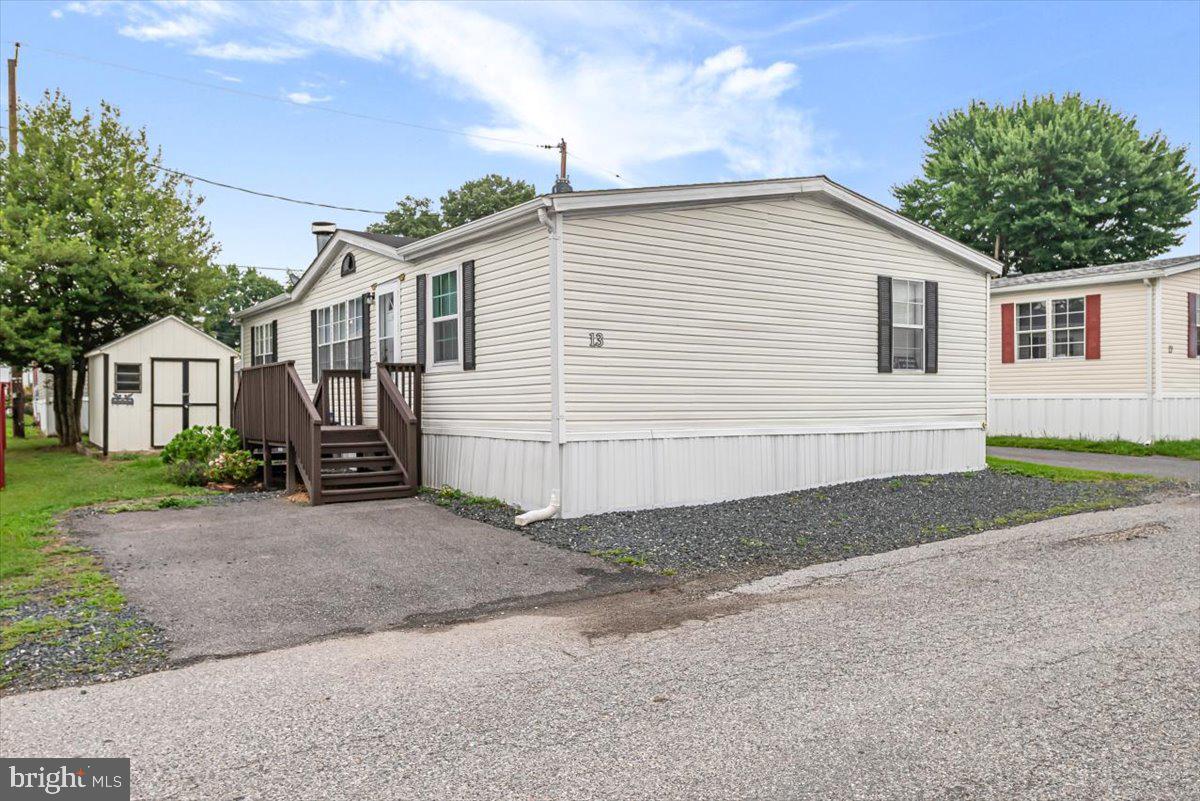 MIDWAY MOBILE VILLAGE - Residential