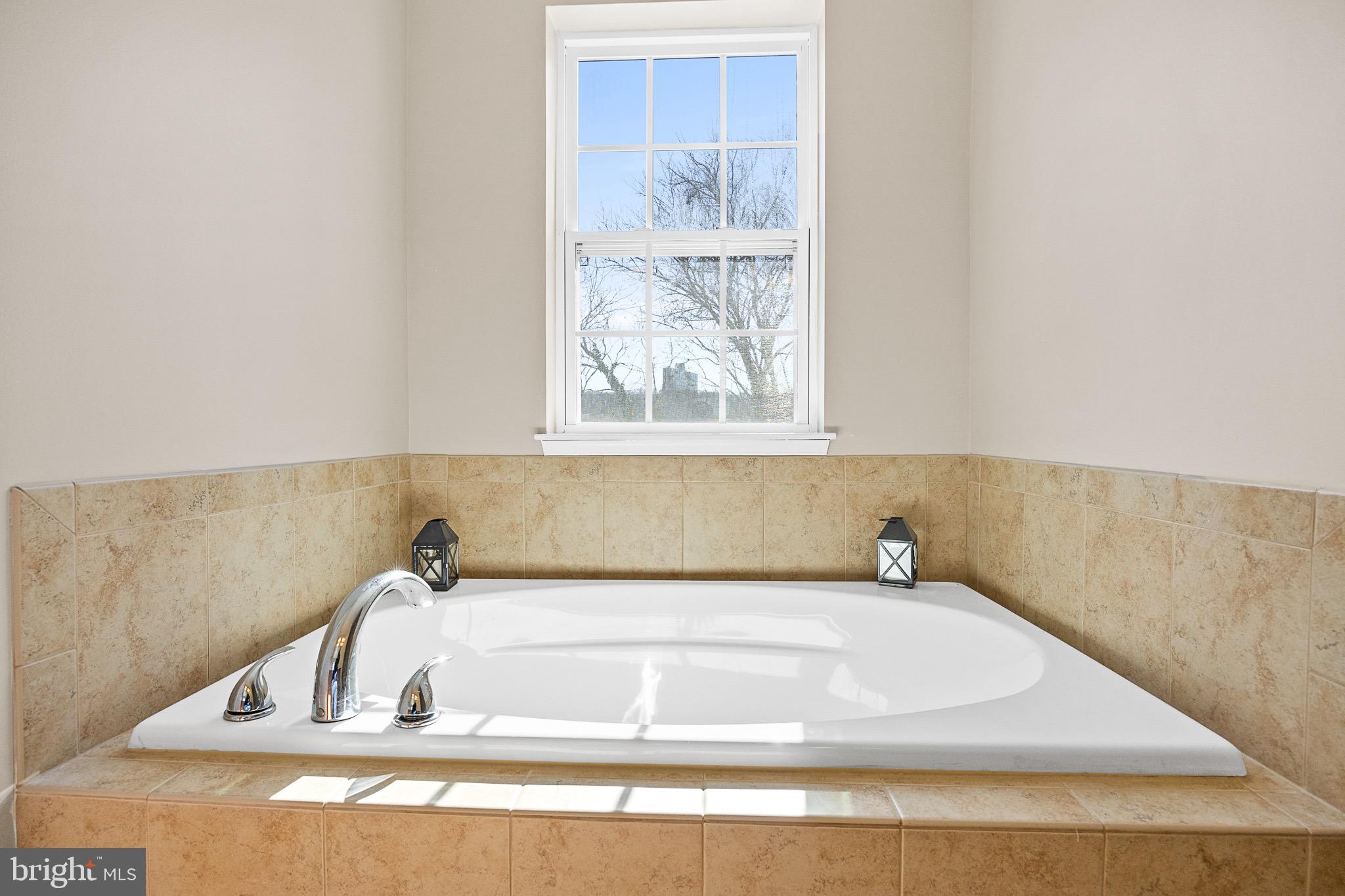 EAST FALLS - Residential