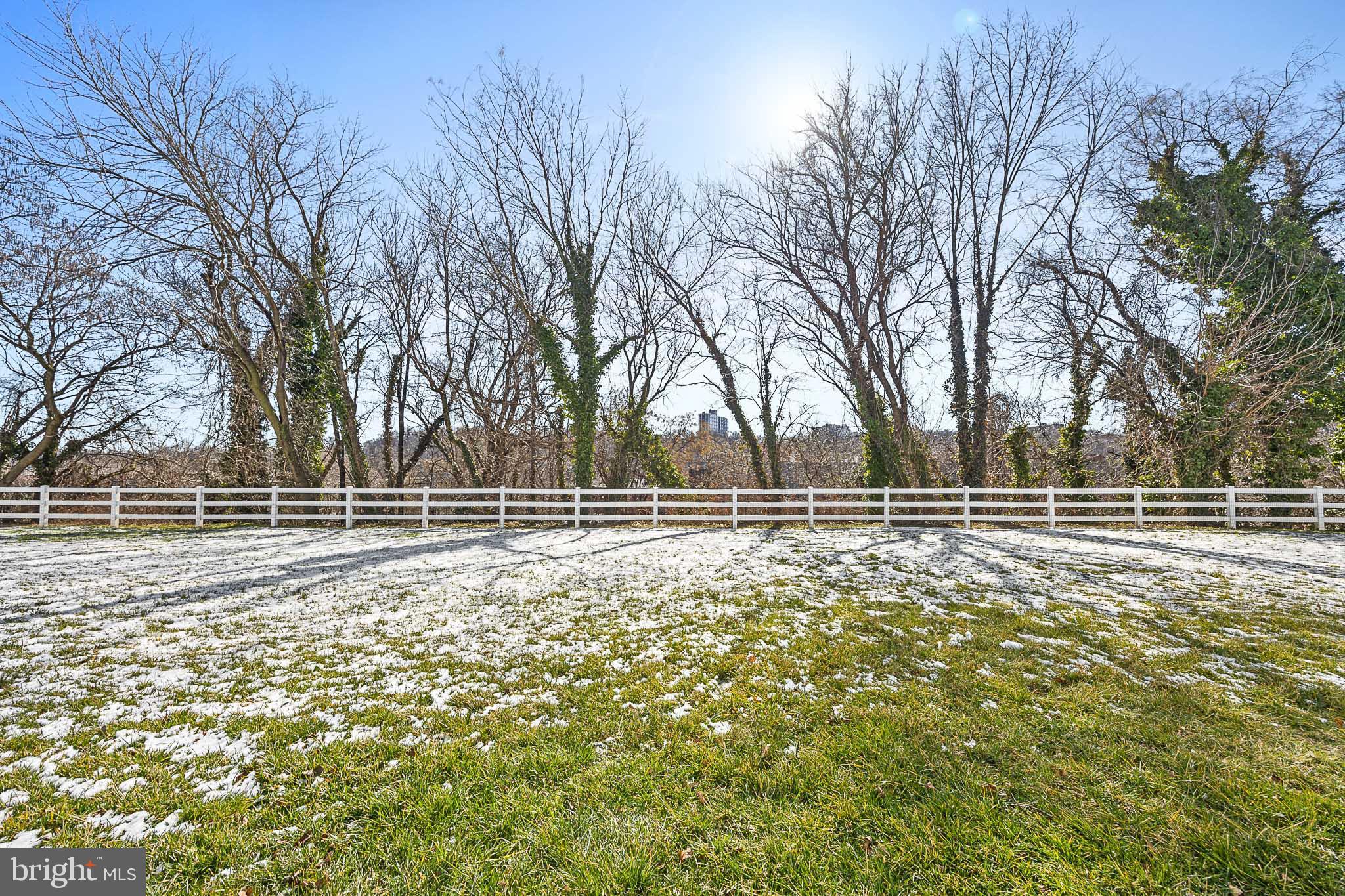 EAST FALLS - Residential