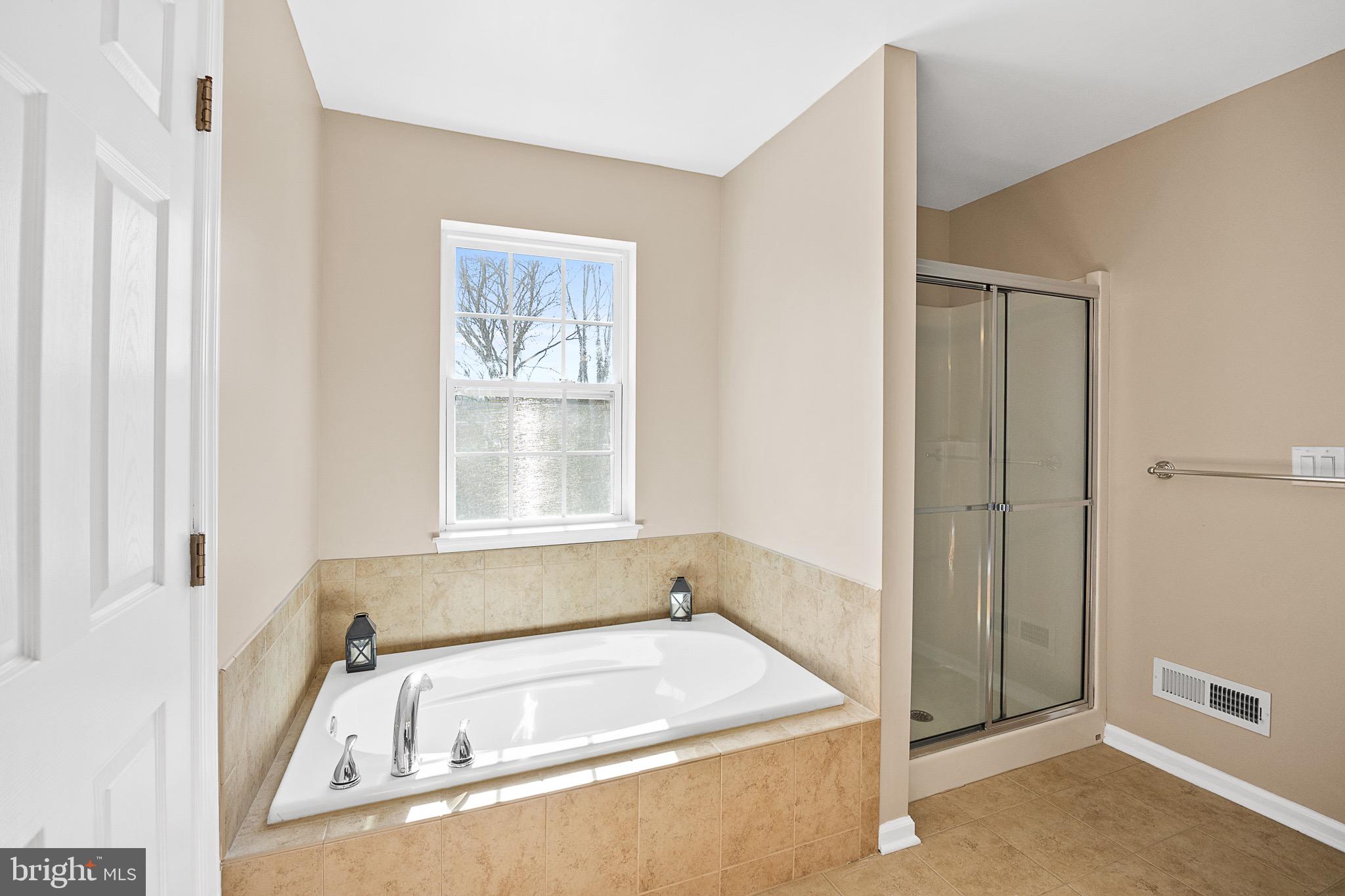 EAST FALLS - Residential