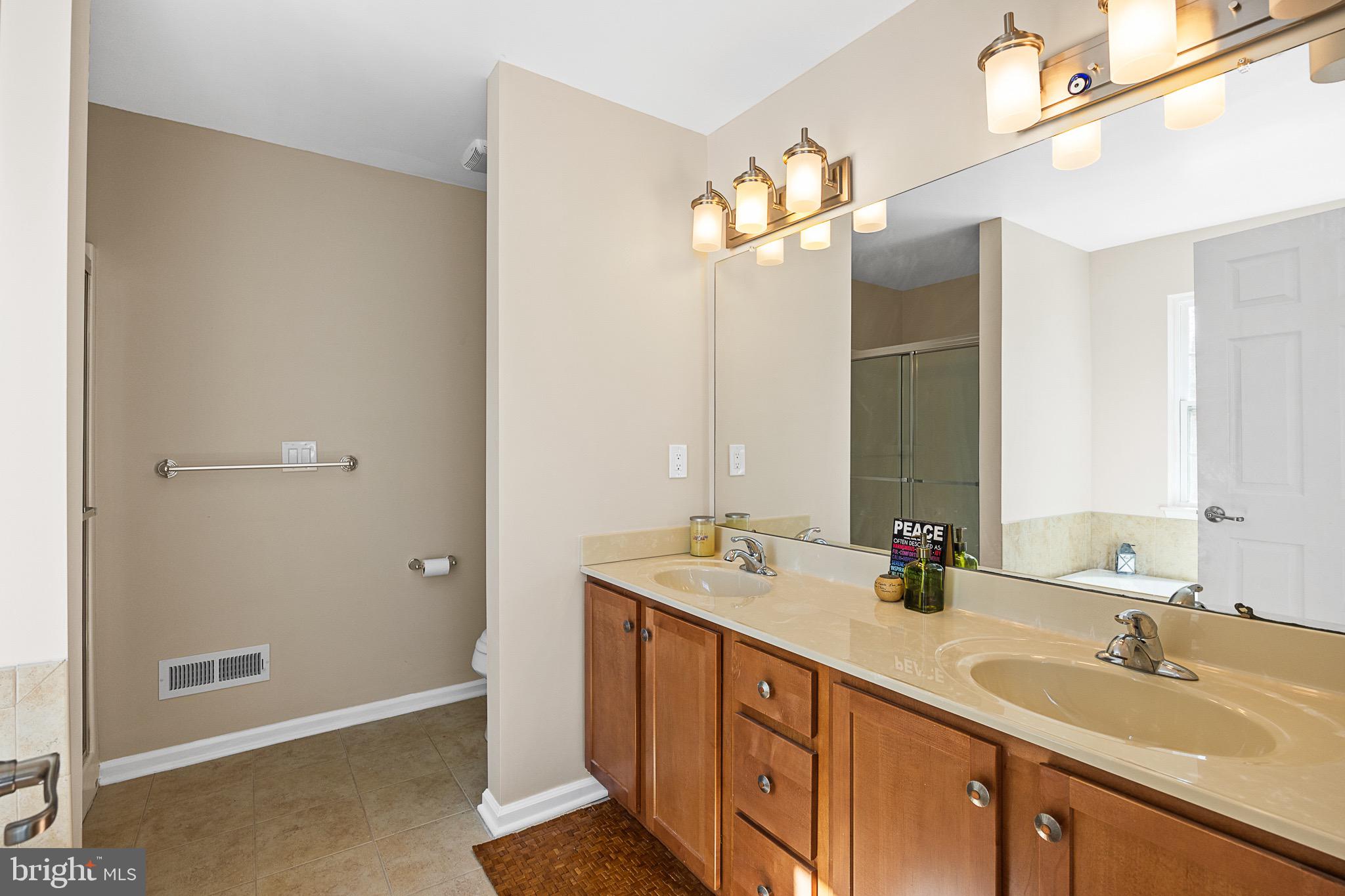 EAST FALLS - Residential