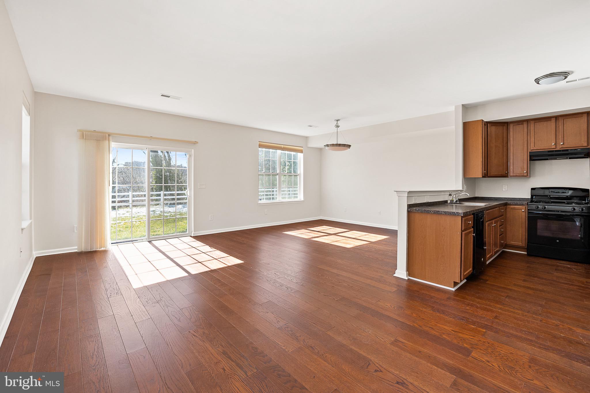 EAST FALLS - Residential