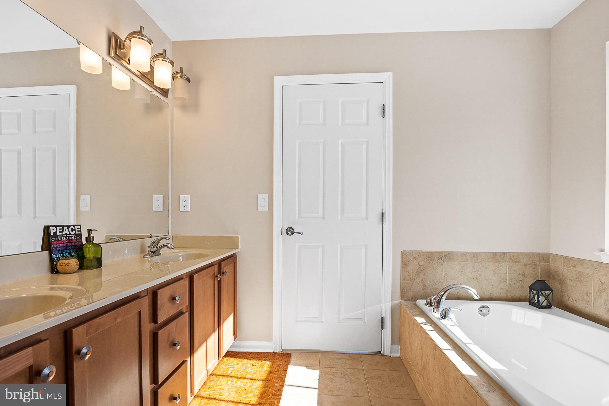 EAST FALLS - Residential