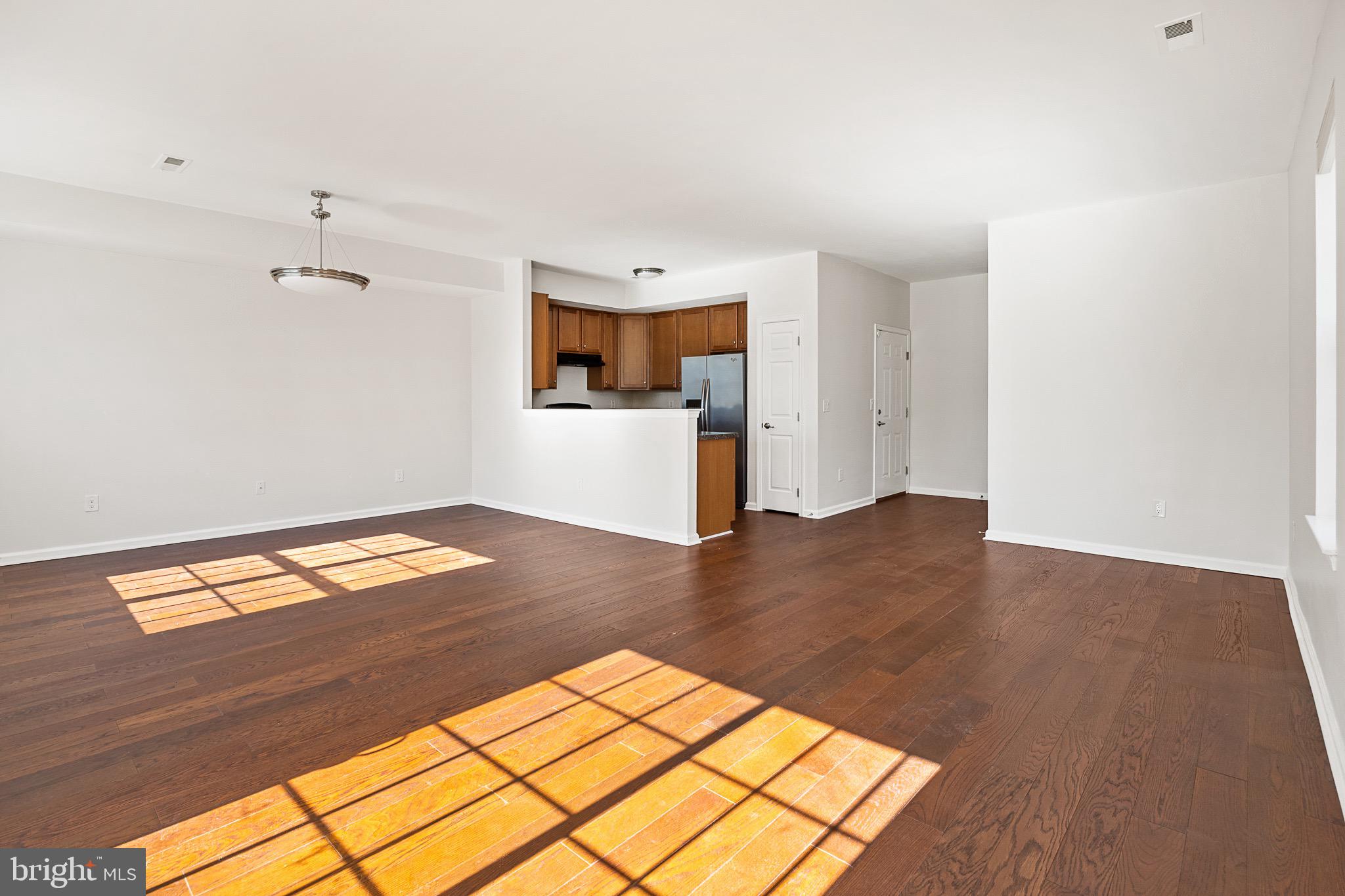 EAST FALLS - Residential