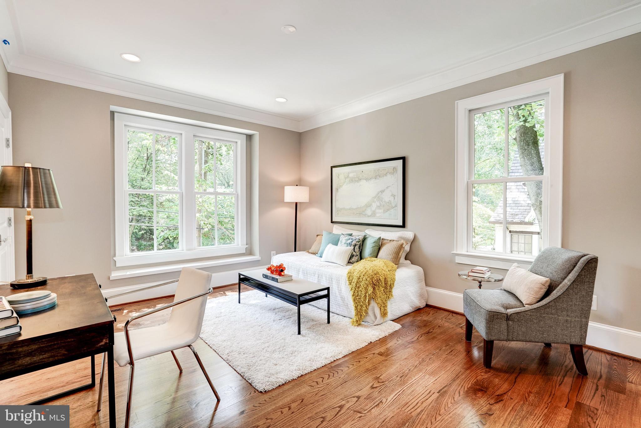 LEE HEIGHTS - Residential