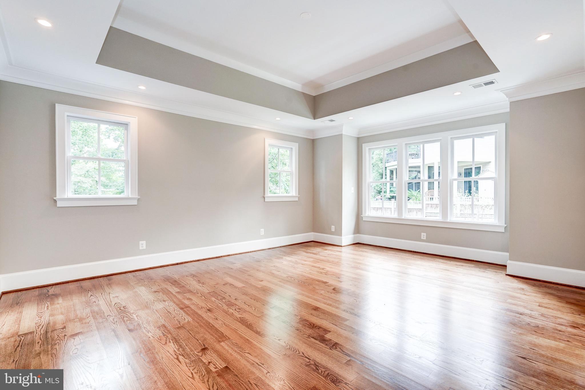 LEE HEIGHTS - Residential