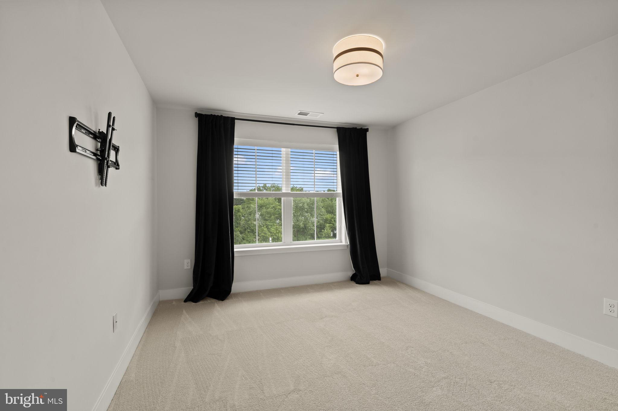 STEELPOINTE - Residential