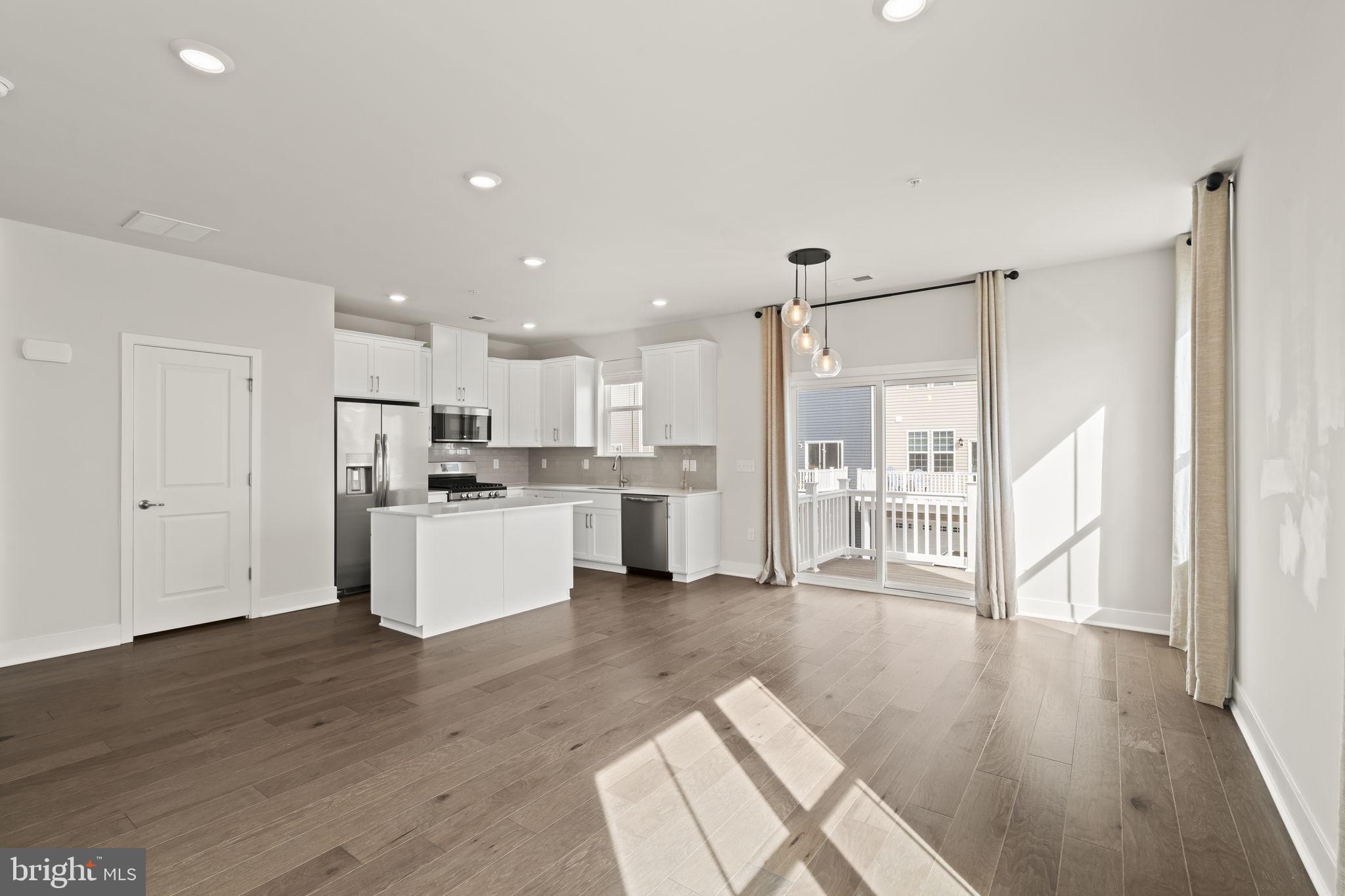 STEELPOINTE - Residential
