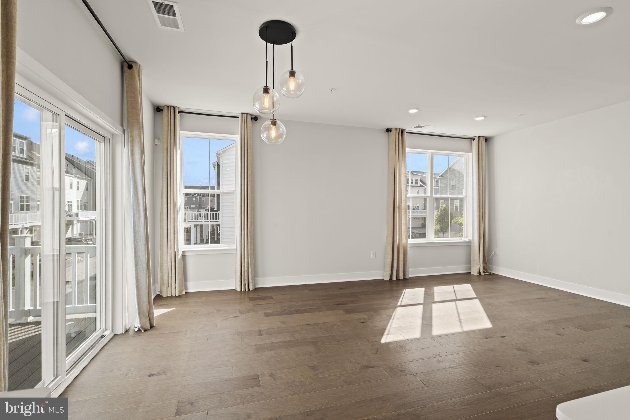 STEELPOINTE - Residential