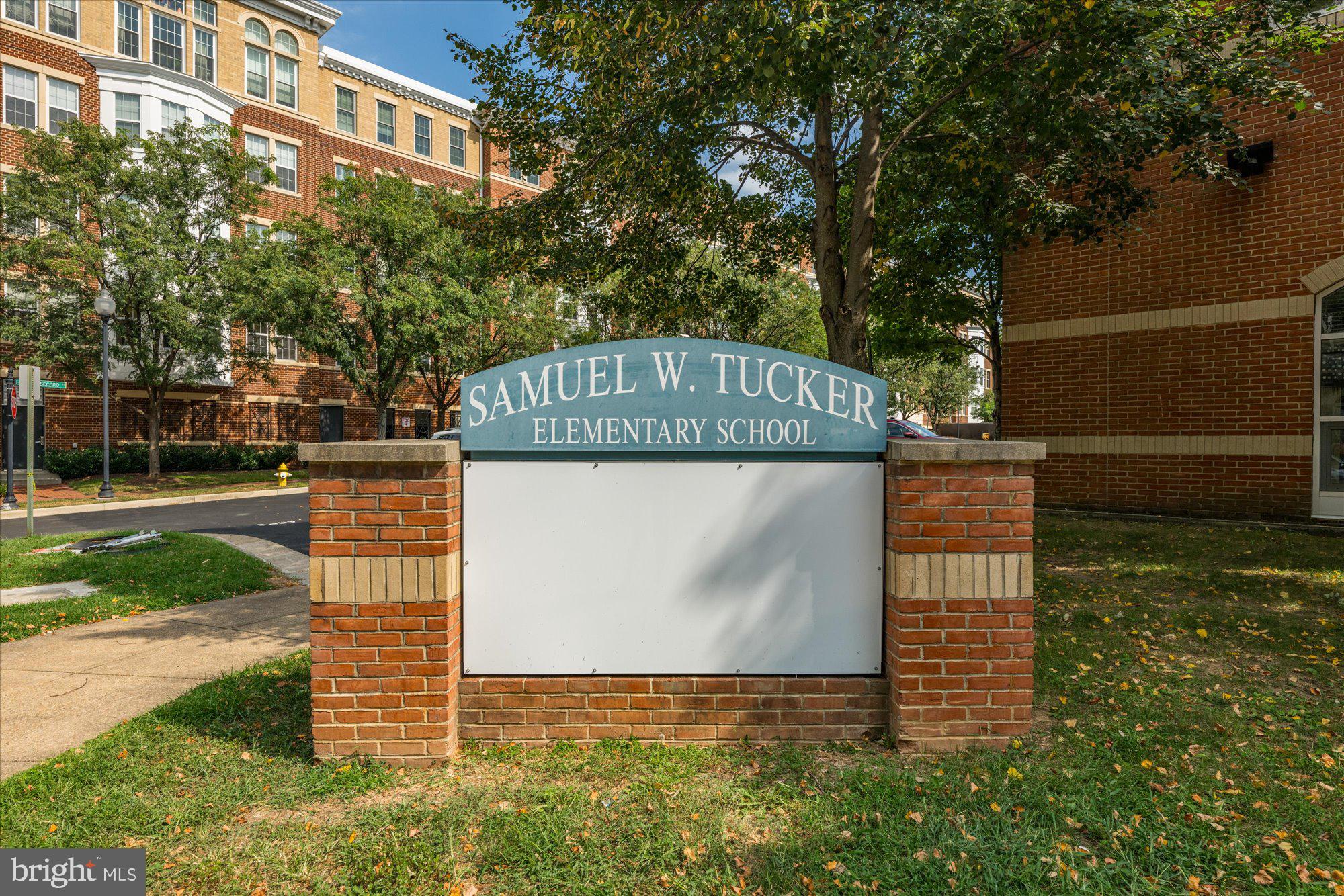 CAMERON STATION - Residential