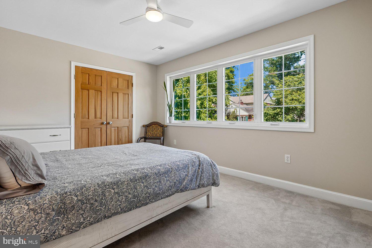COUNTRY CLUB MANOR - Residential