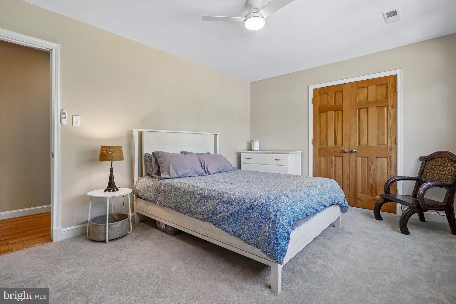 COUNTRY CLUB MANOR - Residential