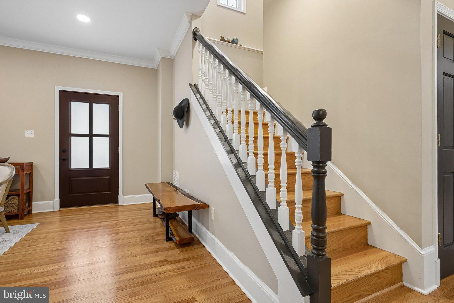 COUNTRY CLUB MANOR - Residential