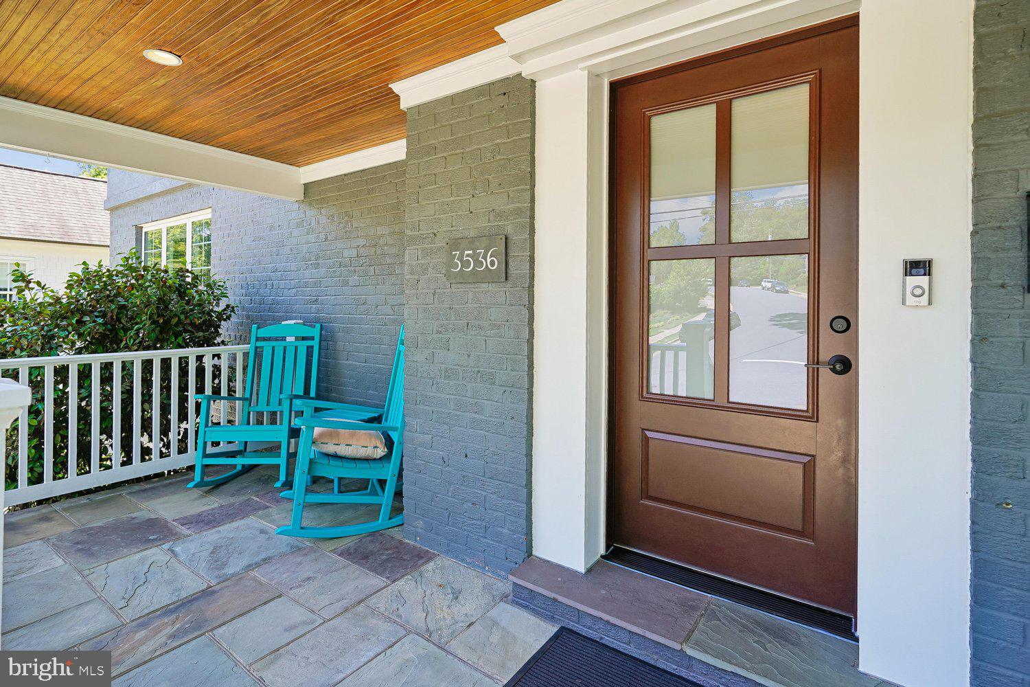 COUNTRY CLUB MANOR - Residential
