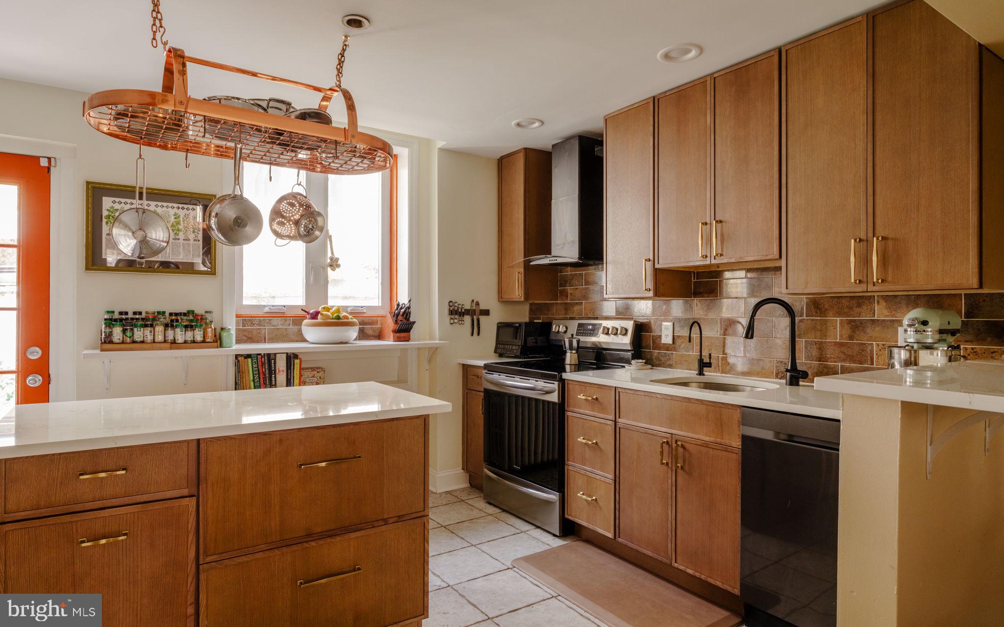 ITALIAN MARKET - Residential