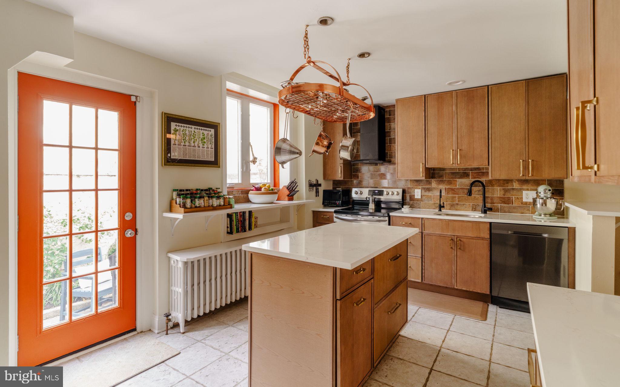 ITALIAN MARKET - Residential