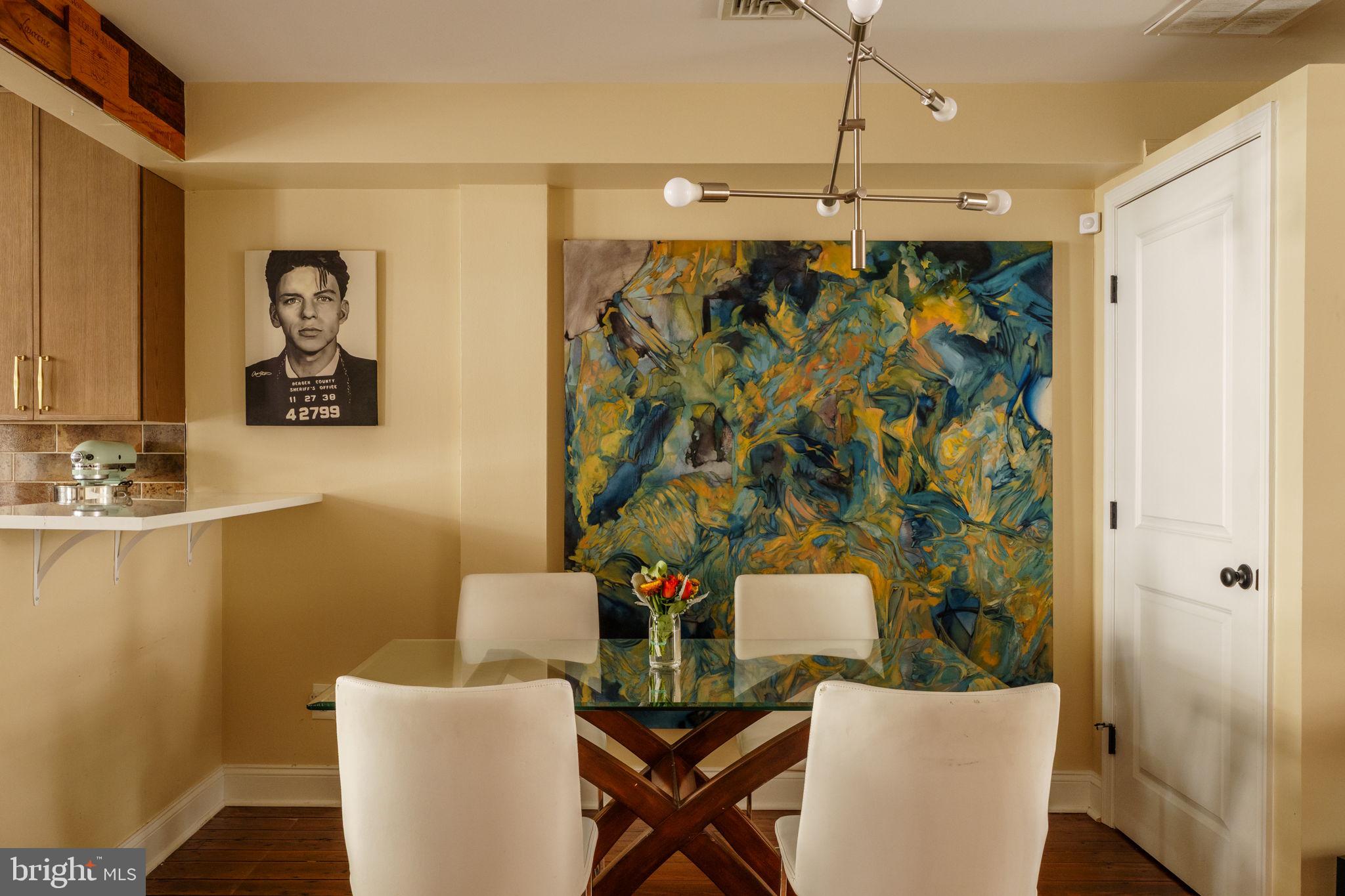 ITALIAN MARKET - Residential