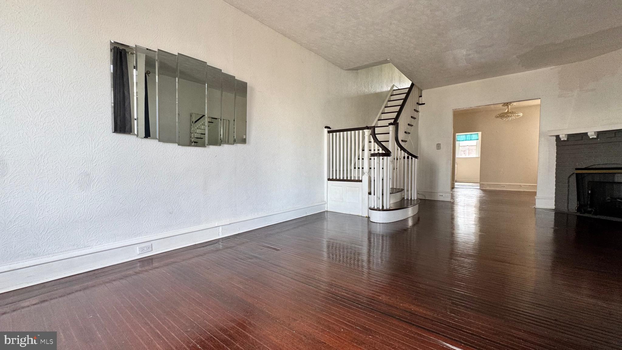 HOLMESBURG - Residential