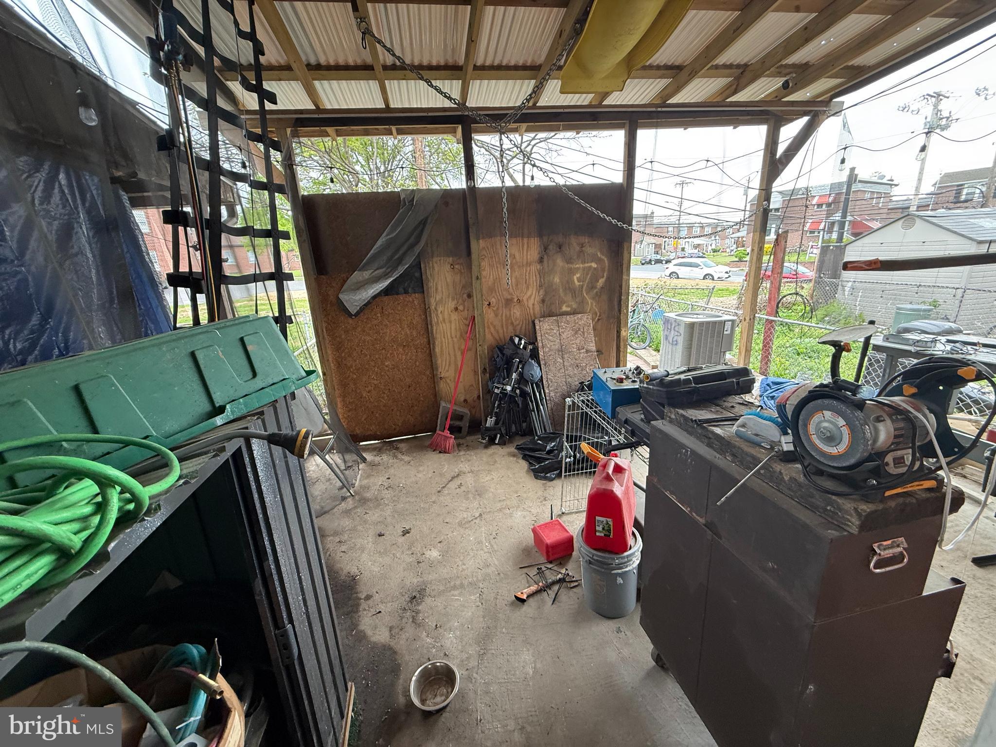 CLIFTON HEIGHTS - Residential Income