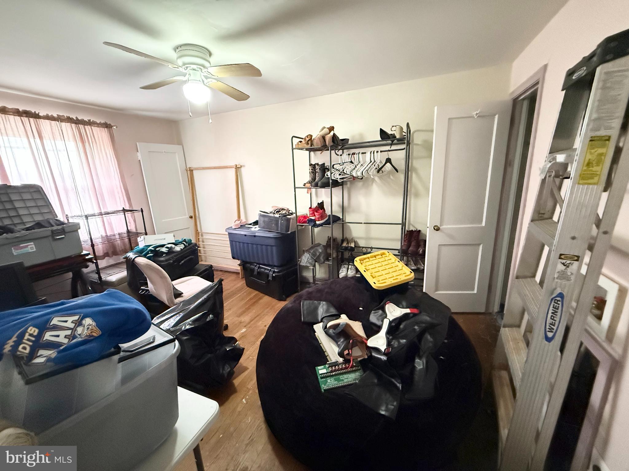 CLIFTON HEIGHTS - Residential Income