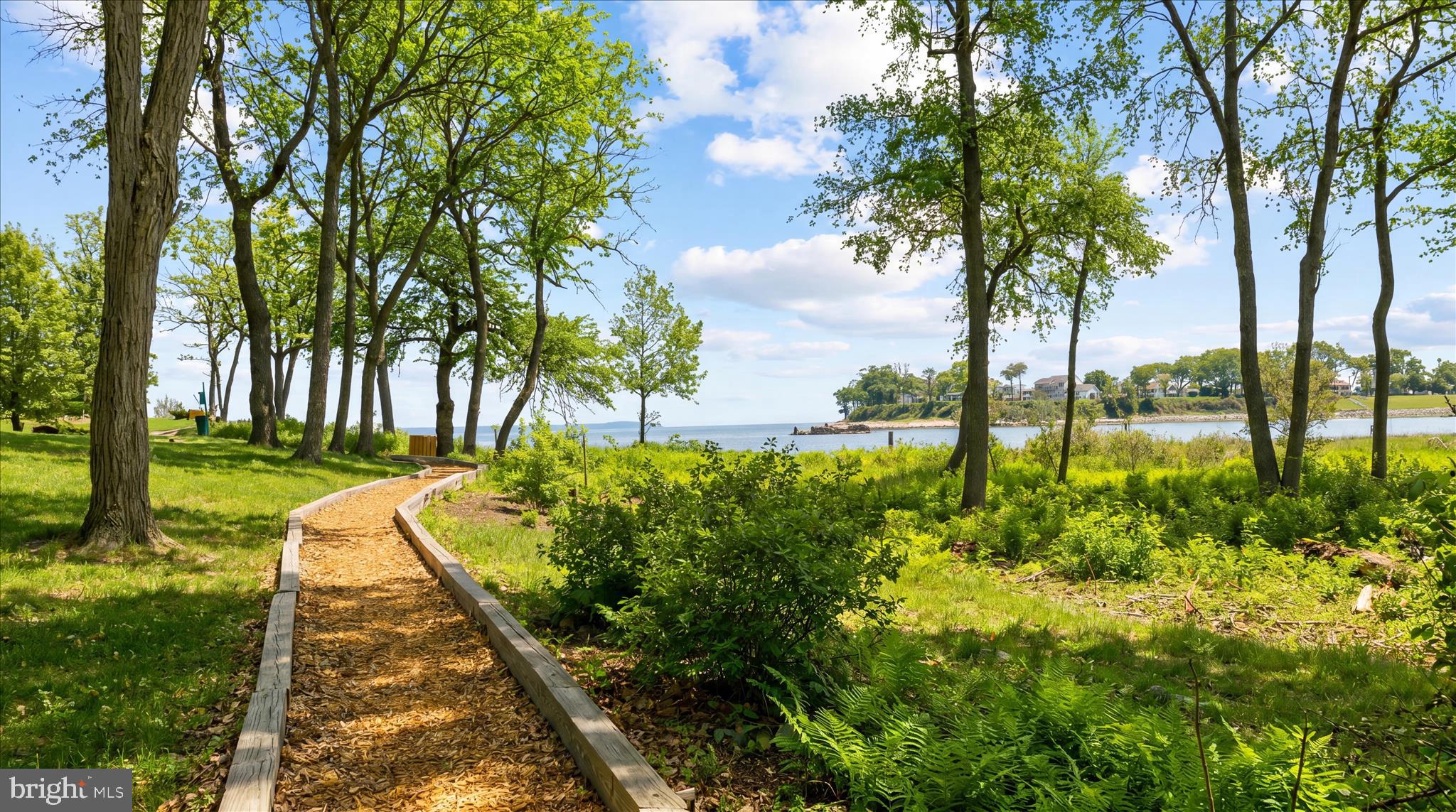 STONEY BEACH - Residential