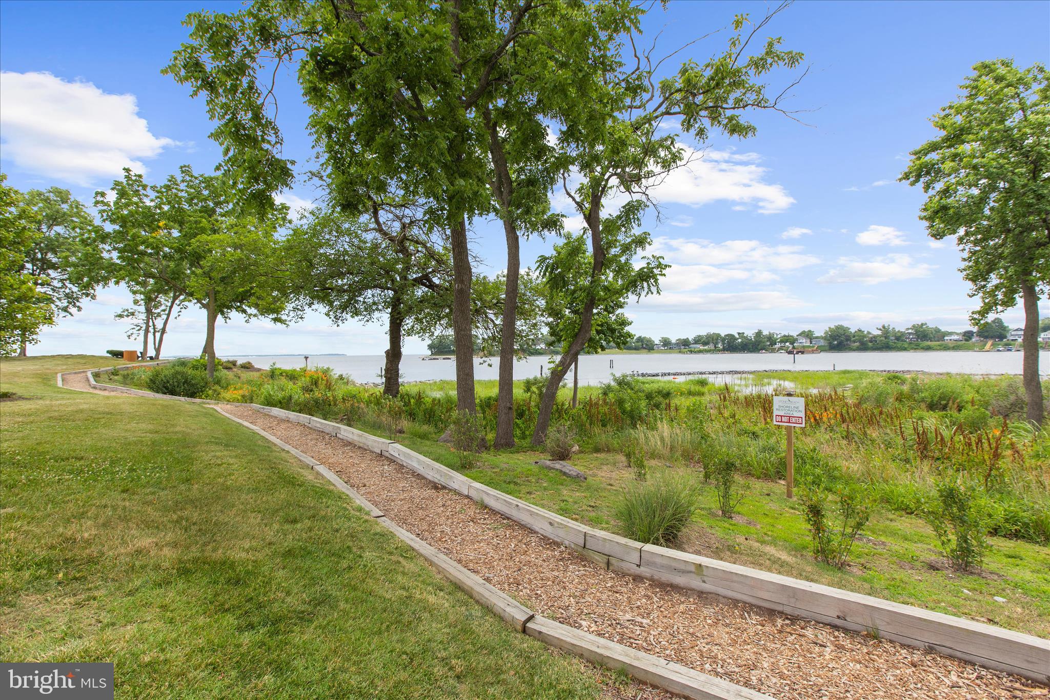 STONEY BEACH - Residential
