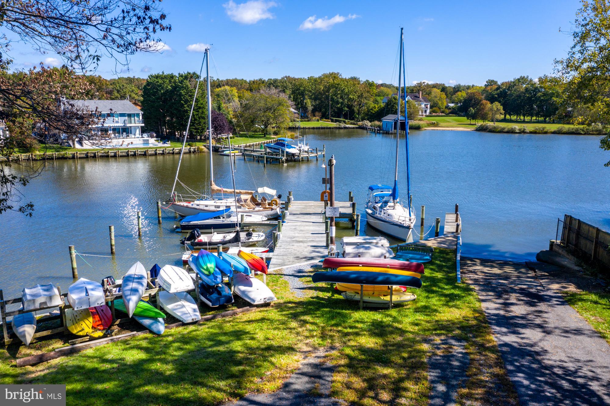 HILLSMERE SHORES - Residential