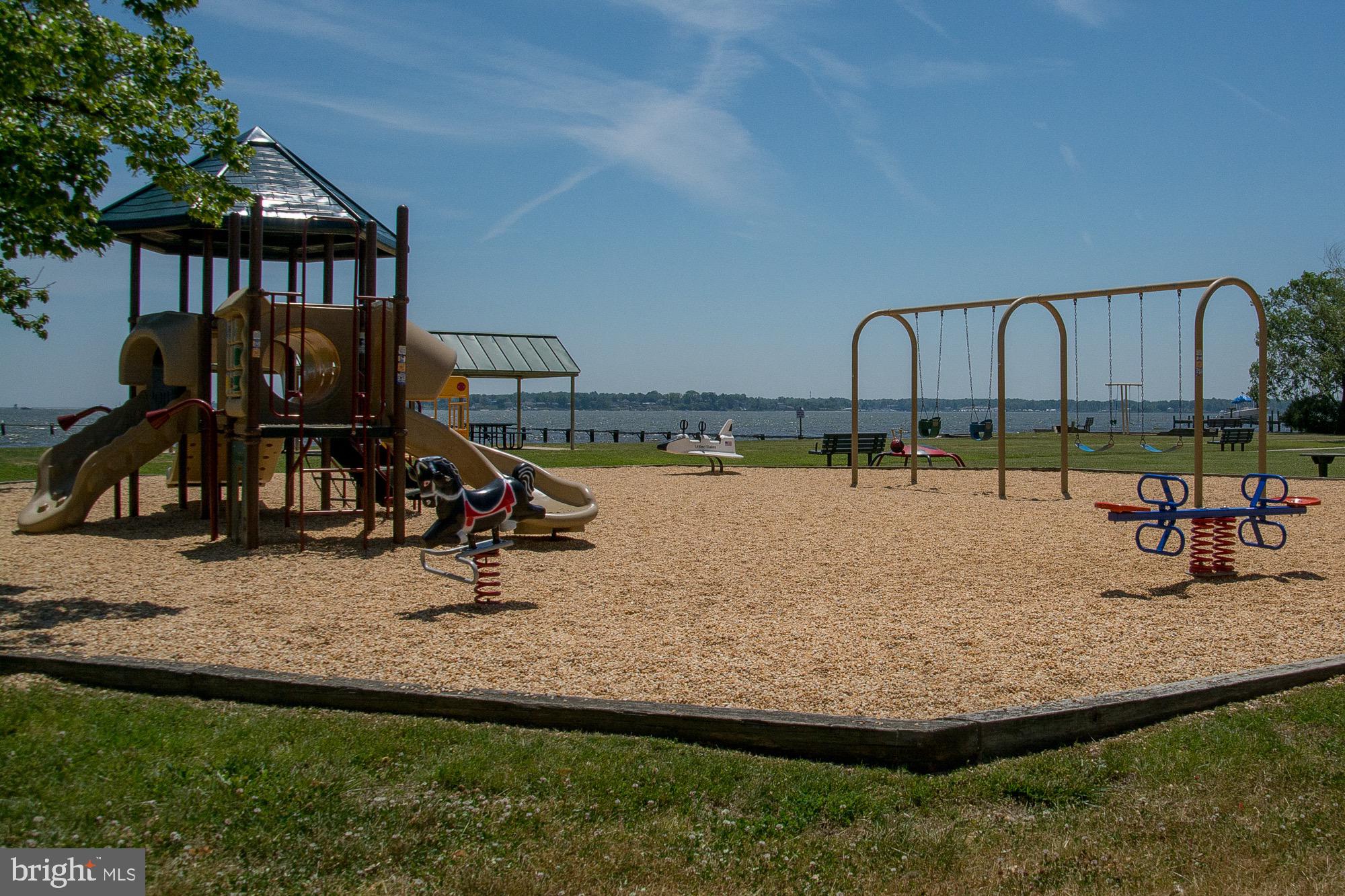 HILLSMERE SHORES - Residential