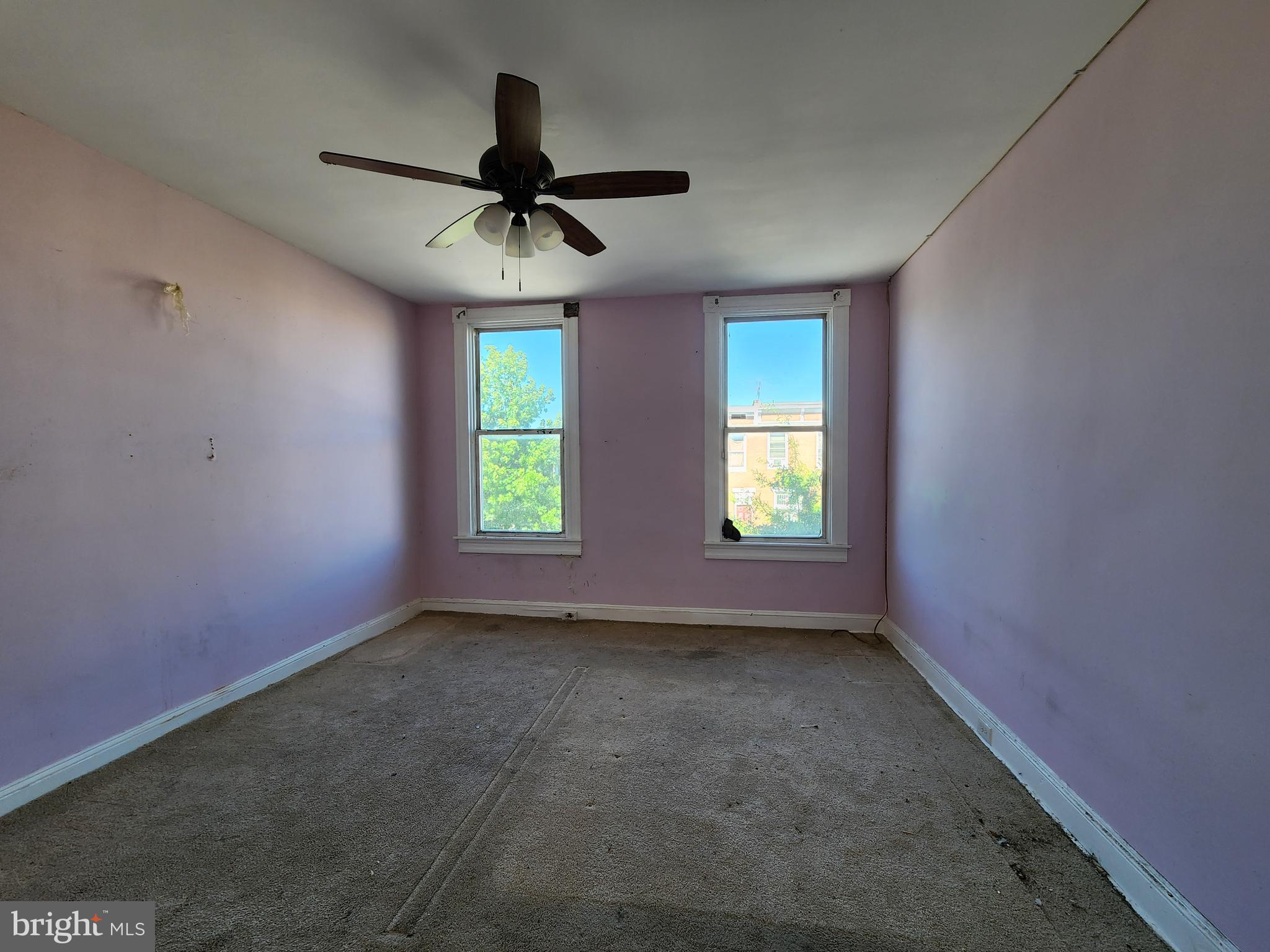 ELLWOOD PARK - Residential
