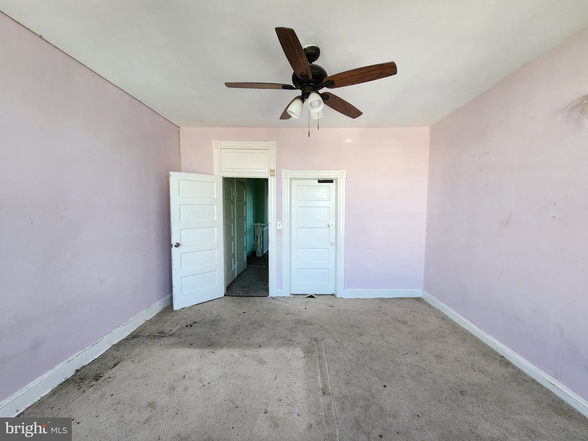 ELLWOOD PARK - Residential