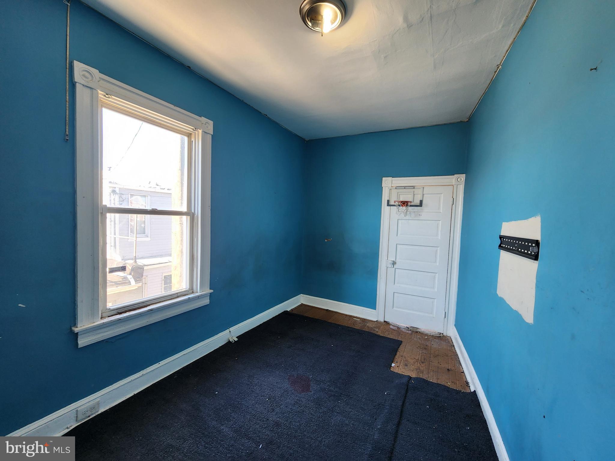 ELLWOOD PARK - Residential