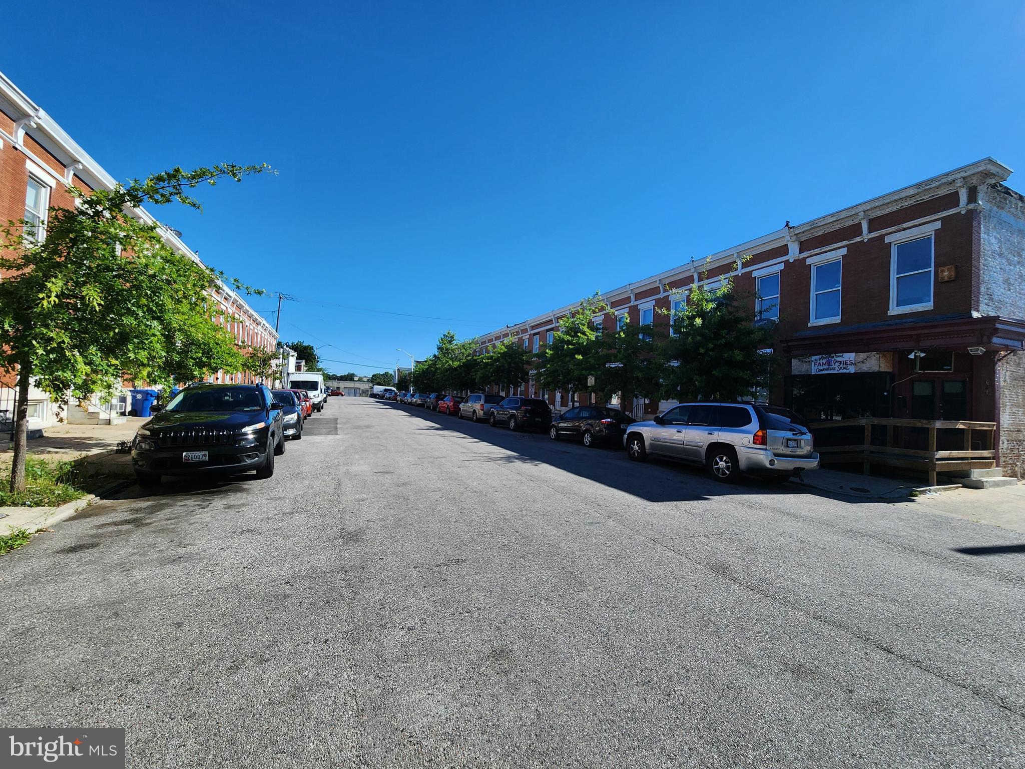 ELLWOOD PARK - Residential
