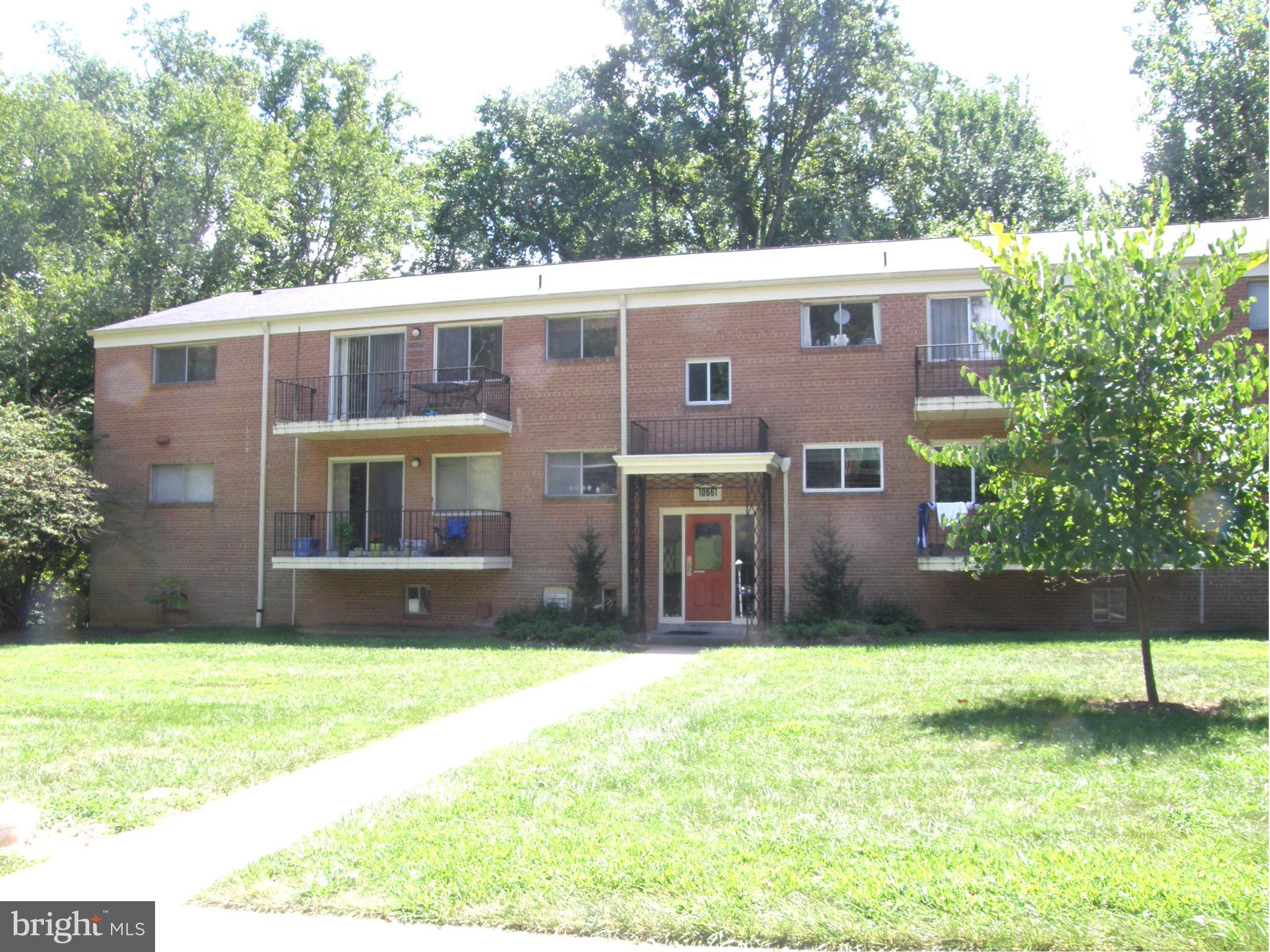 ONE OF THE BEST VIEWS IN PARKSIDE! GORGEOUS SETTING WITH BALCONY LOOKING OVER GRASS AREA W/WHITE DOGWOOD TREE AND PARK BEYOND. JUST RENOVATED AND REMODELED.GREAT KITCHEN W/GRANITE, S.S., CERAMIC TILE FLOORS, 42" WOOD CABS. REMODELED TO OPEN TO LR/DR WITH GRANITE COUNTER. NEW BATHROOM.