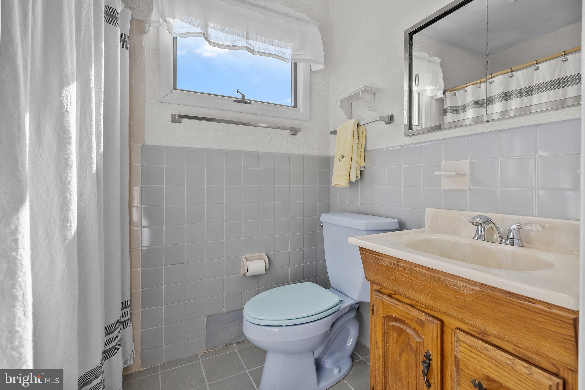 PINECREST - Residential